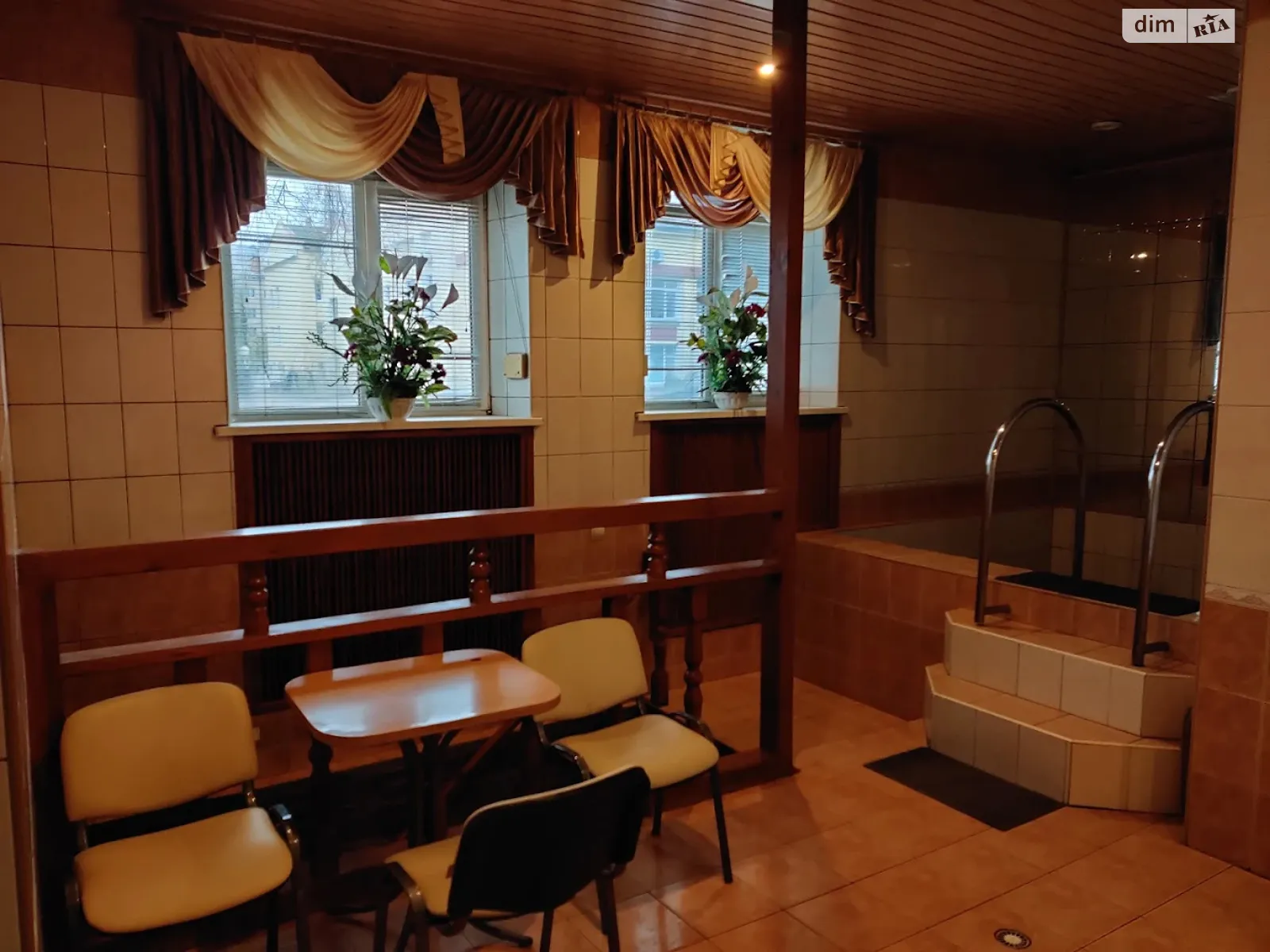 Продается объект сферы услуг 122.5 кв. м в 3-этажном здании, цена: 152000 $ - фото 1