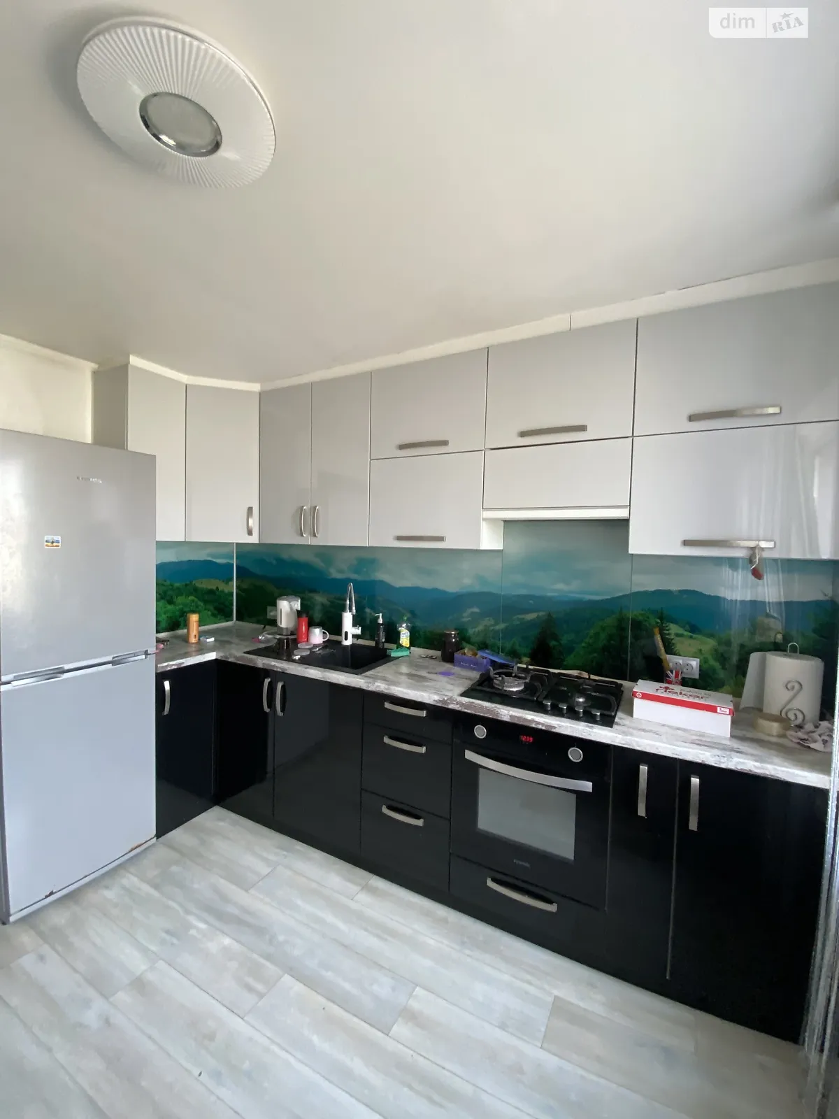 Продается 3-комнатная квартира 62.3 кв. м в Ивано-Франковске, ул. Стуса Василия, 11 - фото 1