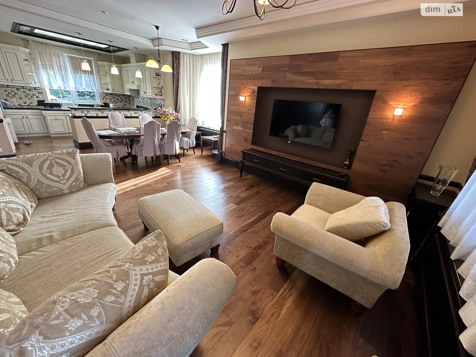 Продається будинок 2 поверховий 154.1 кв. м з мансардою, цена: 600000 € - фото 1