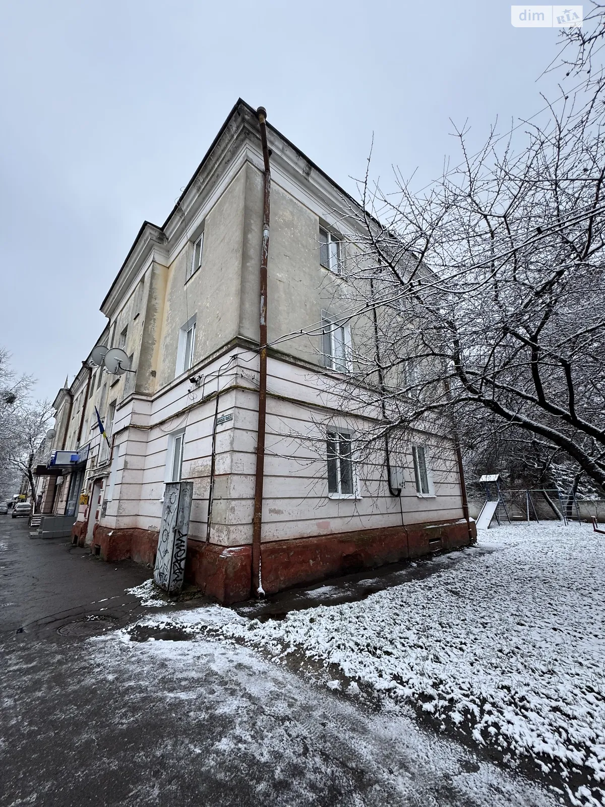 Продается 2-комнатная квартира 59 кв. м в Ровно, ул. Дубенская, 5 - фото 1