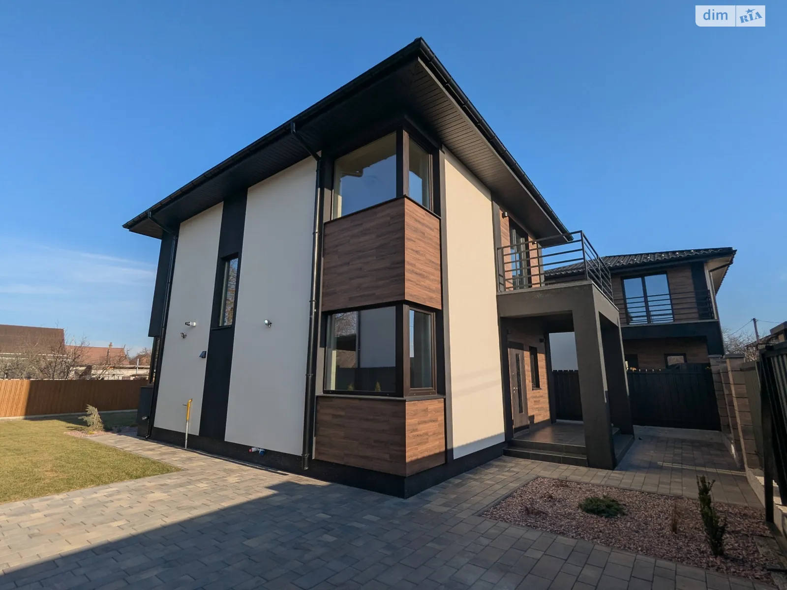 Продается дом на 2 этажа 120 кв. м с верандой, цена: 195000 $ - фото 1