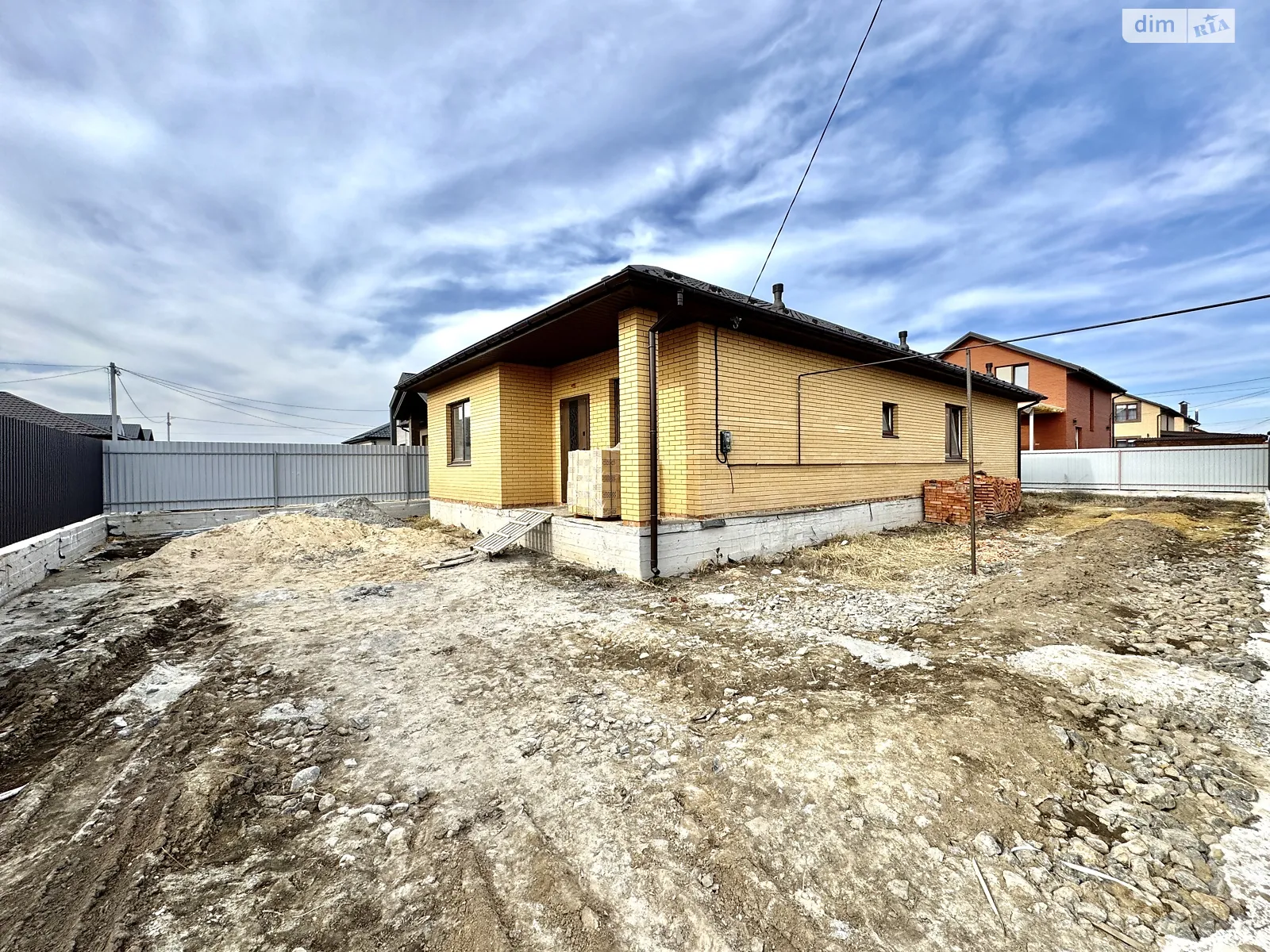Продается одноэтажный дом 105 кв. м с верандой, цена: 83000 $ - фото 1