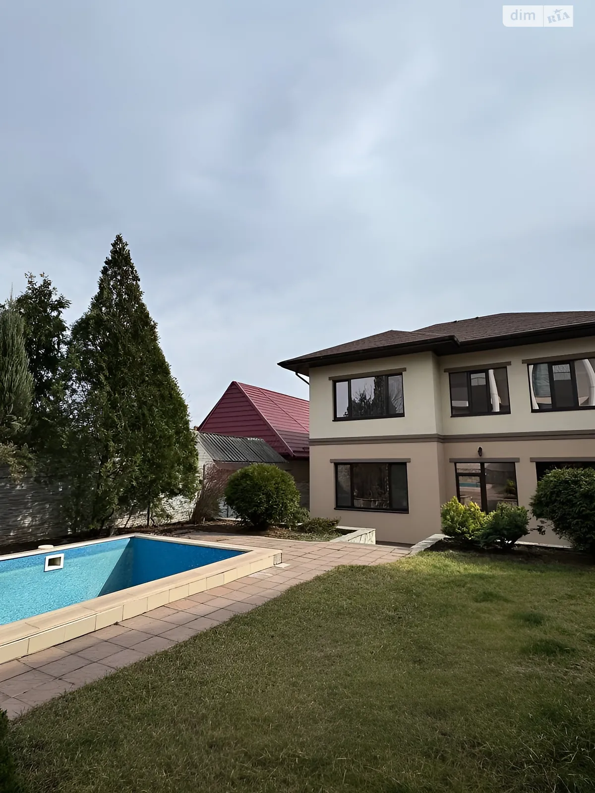 Сдается в аренду дом на 2 этажа 200 кв. м с мебелью, цена: 2200 $ - фото 1