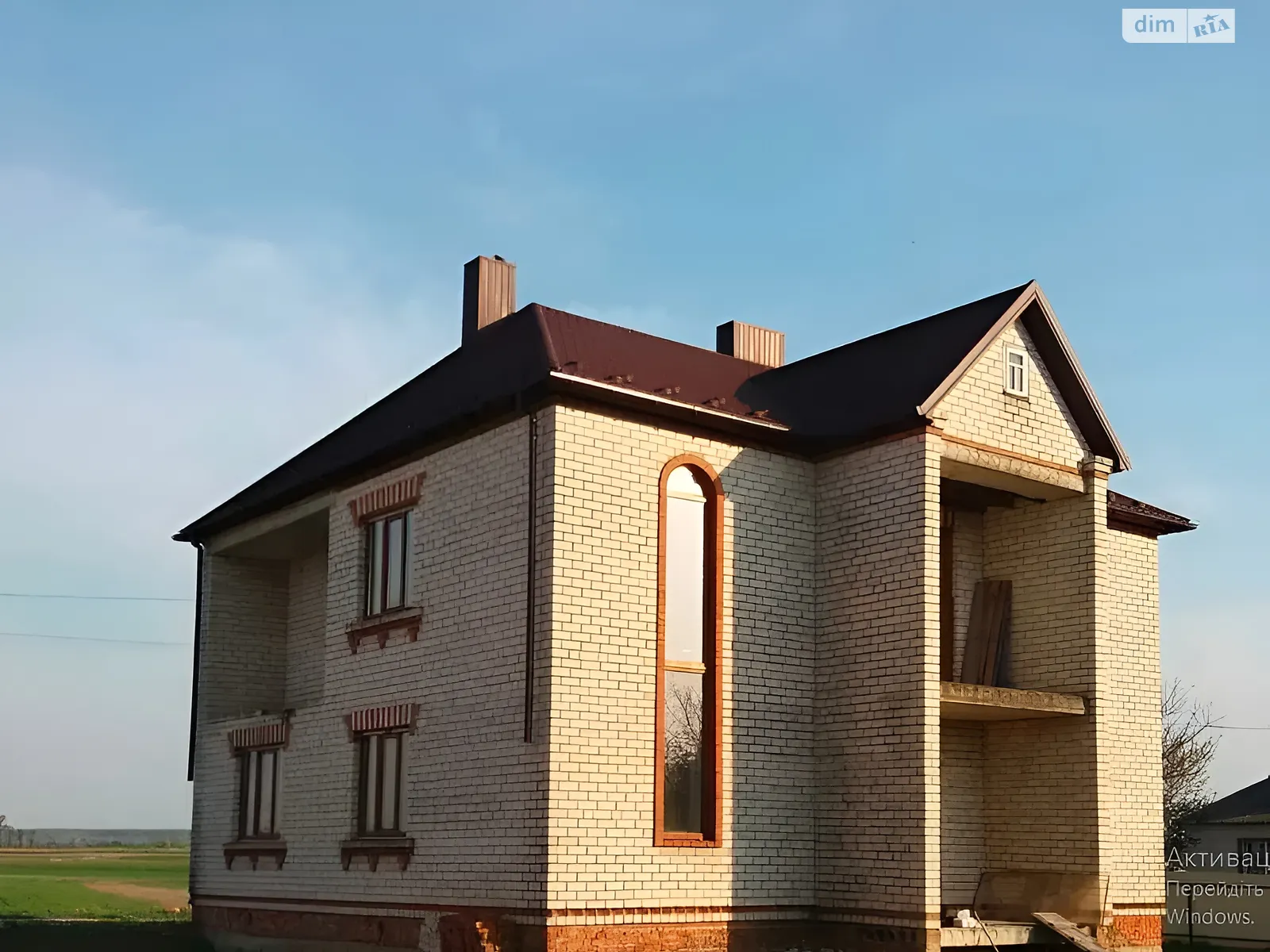 Продается дом на 2 этажа 186 кв. м с камином, цена: 50000 $ - фото 1