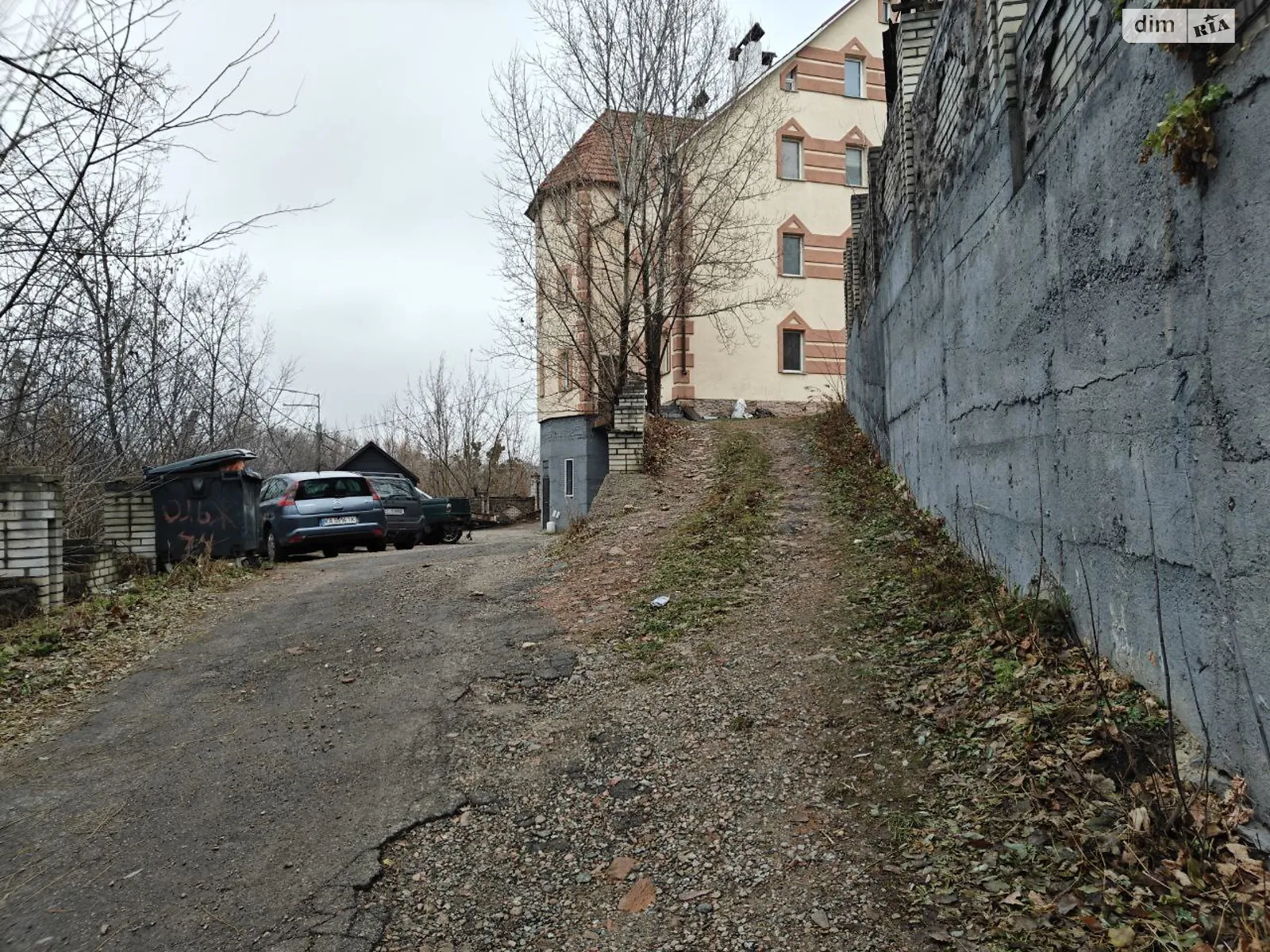 Сдается в аренду офис 110 кв. м в бизнес-центре, цена: 300 $ - фото 1