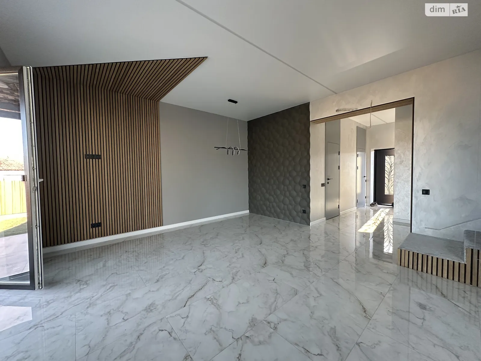Продается дом на 2 этажа 120 кв. м с верандой, цена: 195000 $ - фото 1