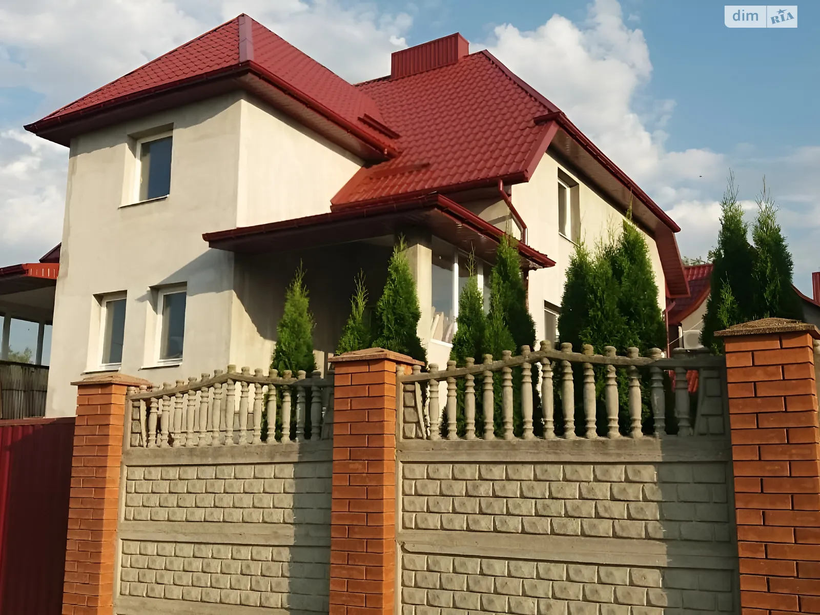 Продается дом на 2 этажа 311 кв. м с камином, цена: 100000 $ - фото 1