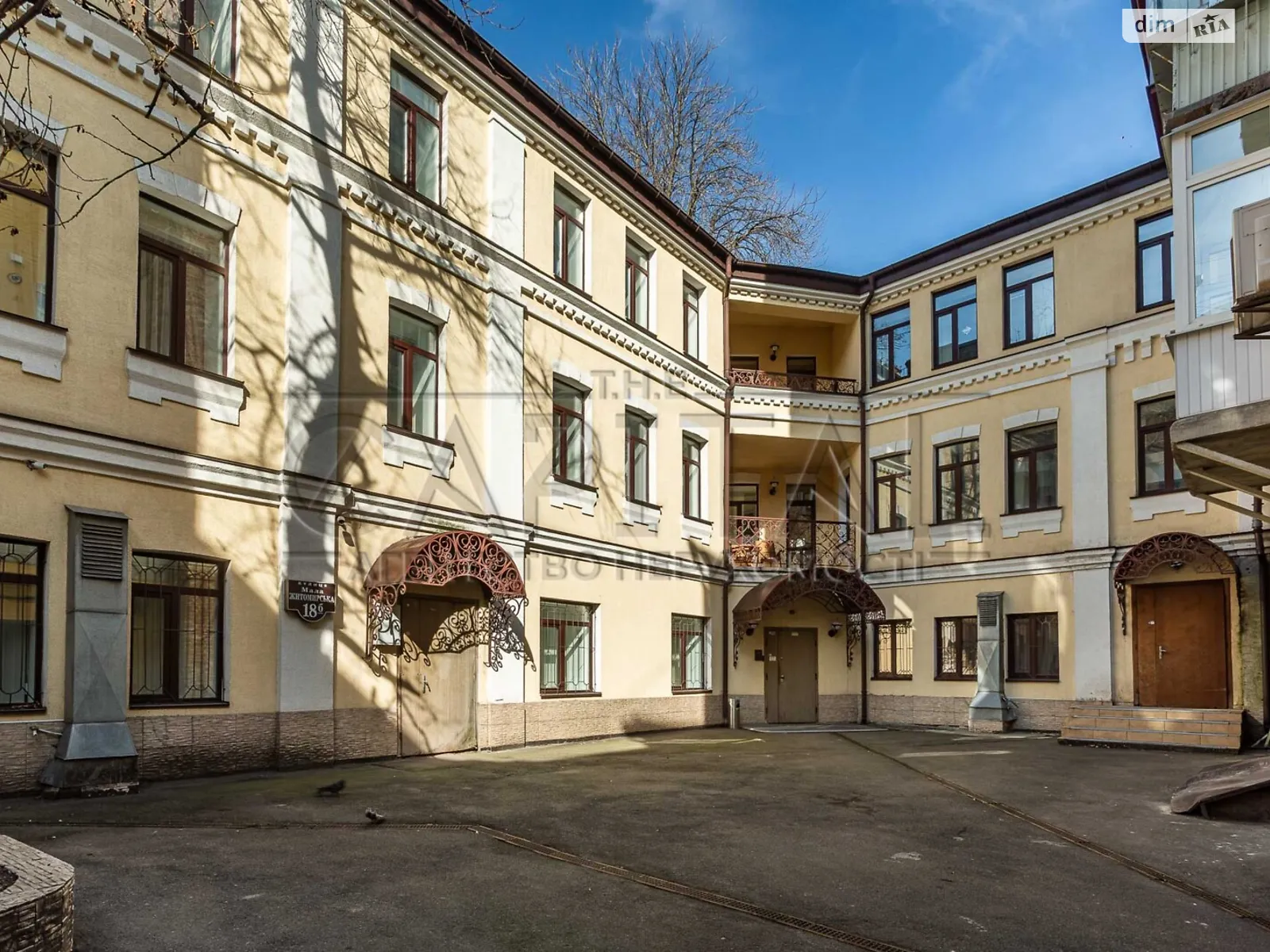 Здається в оренду офіс 581.4 кв. м в бізнес-центрі, цена: 4000 $ - фото 1