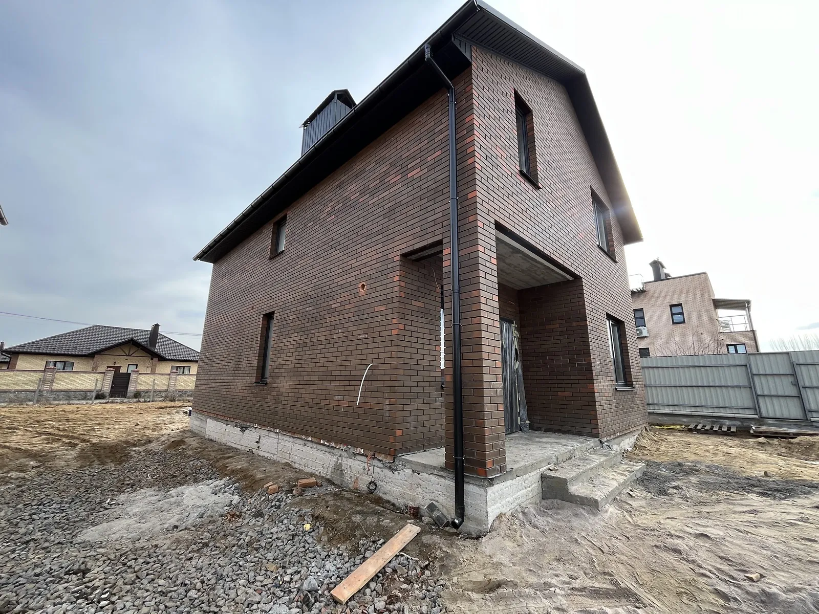 Продается дом на 2 этажа 125 кв. м с участком, цена: 100000 $ - фото 1