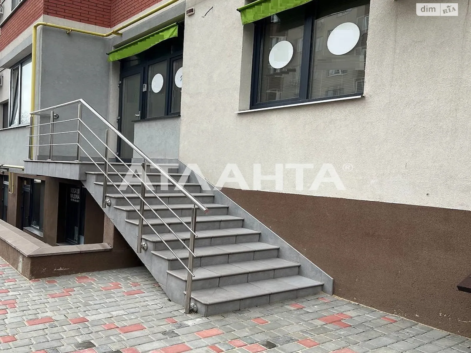 Продається об'єкт сфери послуг 76.5 кв. м в 7-поверховій будівлі, цена: 95000 $ - фото 1
