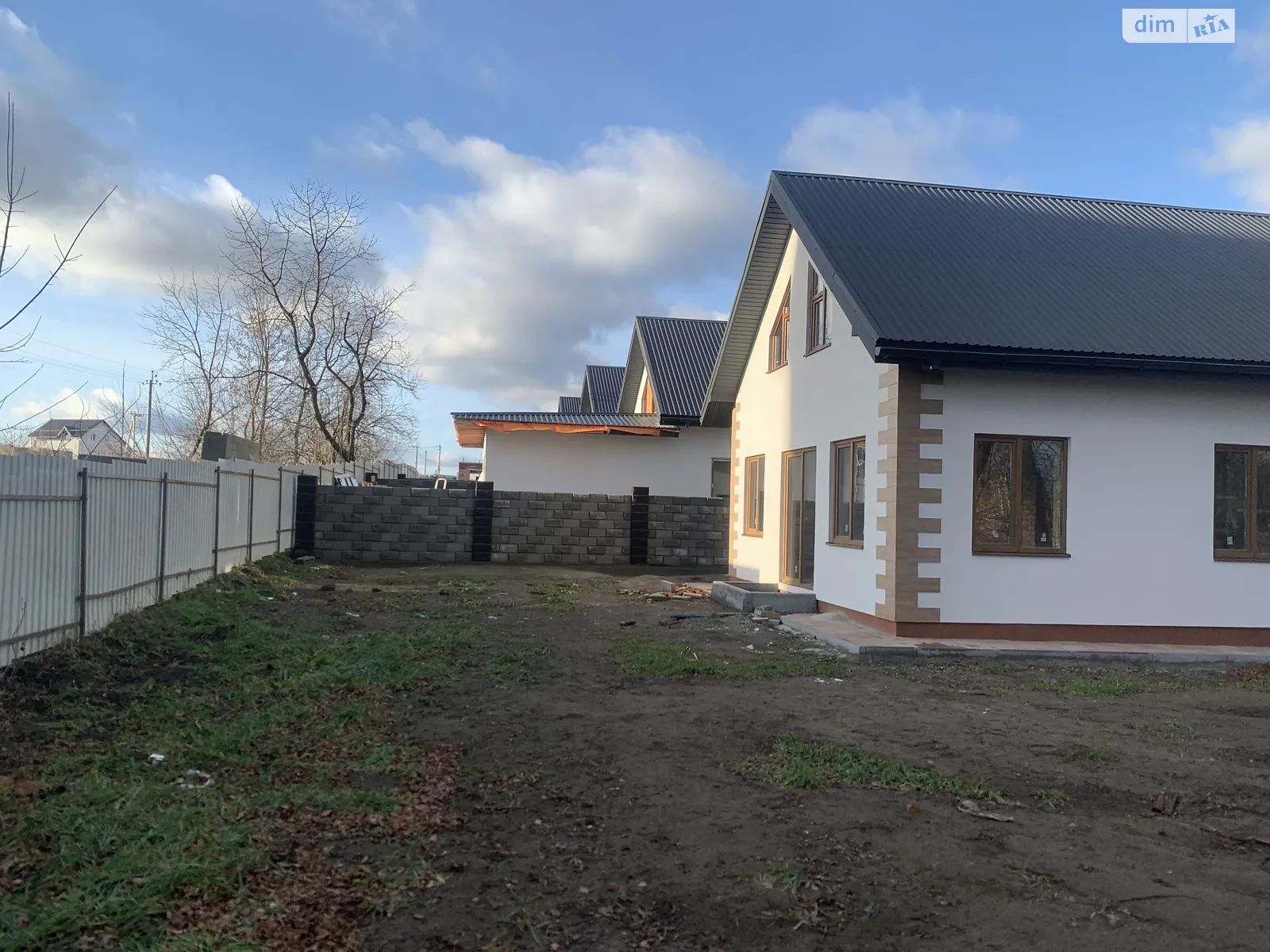 Продается дом на 2 этажа 120 кв. м с бассейном, цена: 85000 $ - фото 1