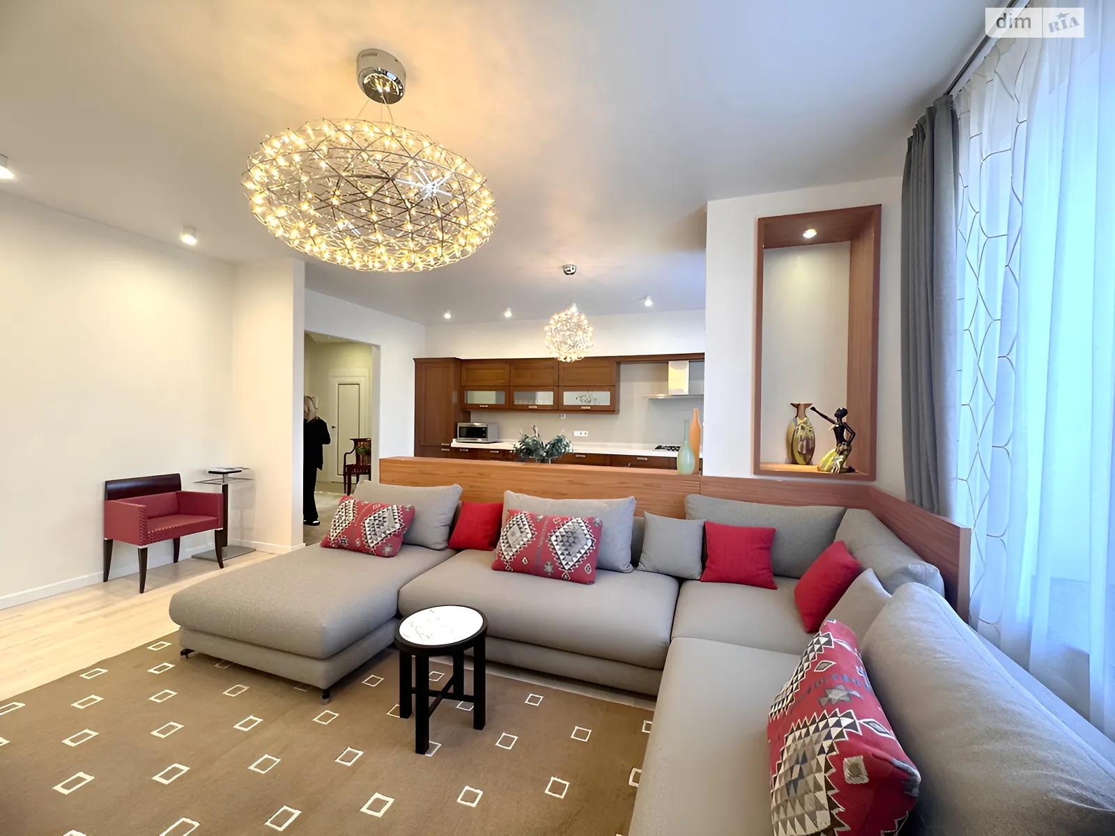 Продается 3-комнатная квартира 115 кв. м в Одессе - фото 1