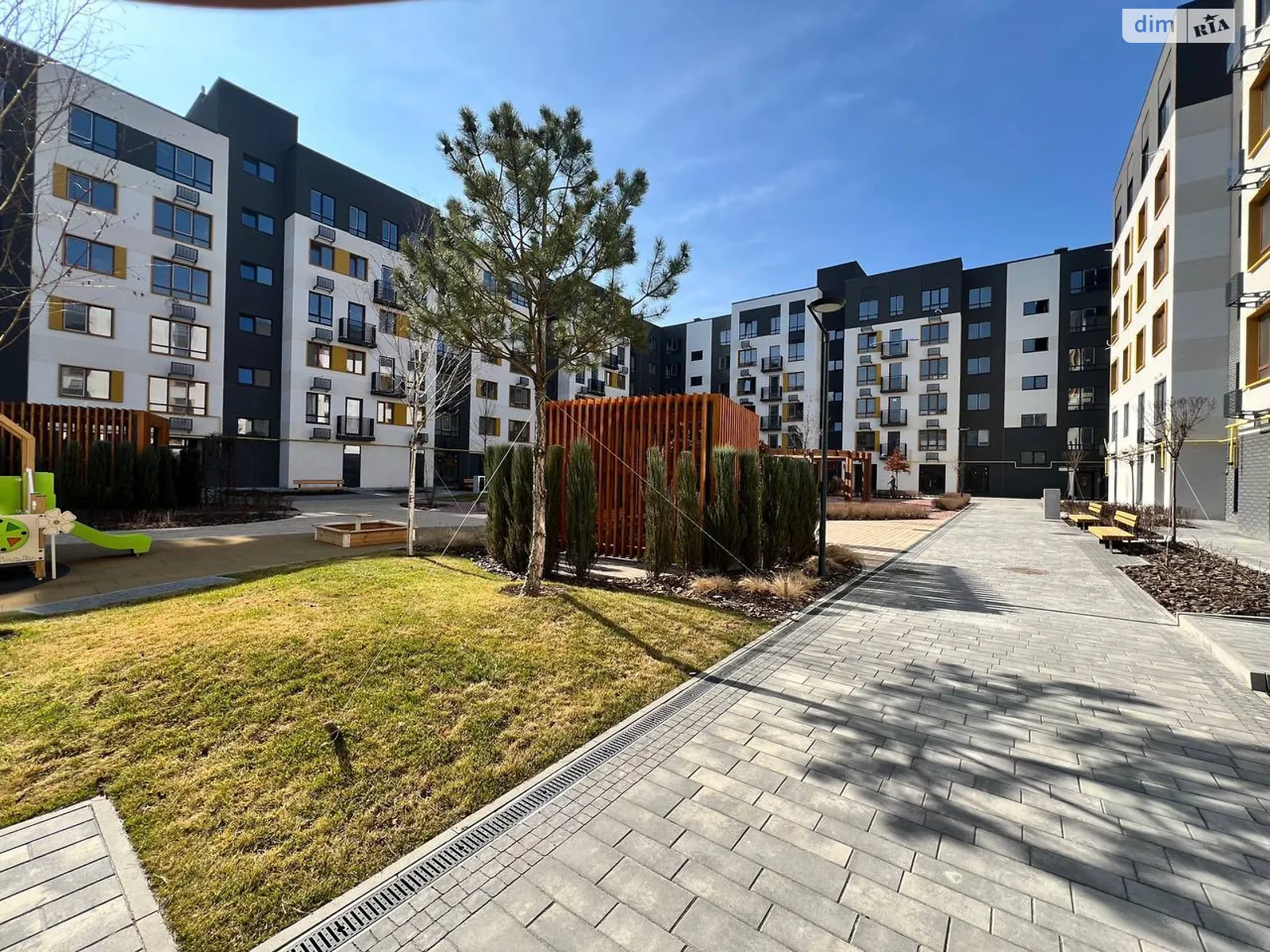 Продается 1-комнатная квартира 39 кв. м в Ирпене - фото 1
