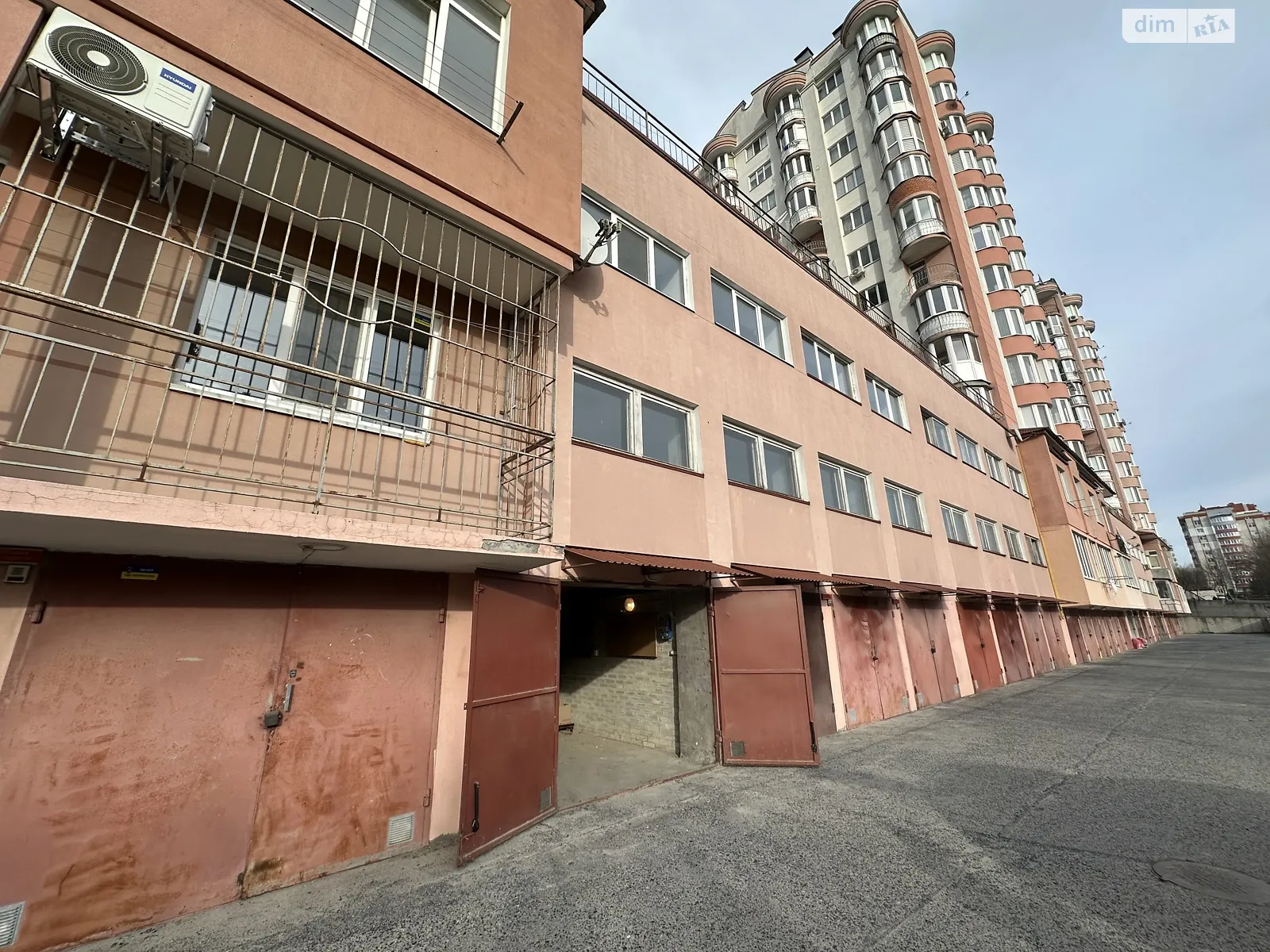 Продается отдельно стоящий гараж под легковое авто на 17 кв. м, цена: 11000 $ - фото 1