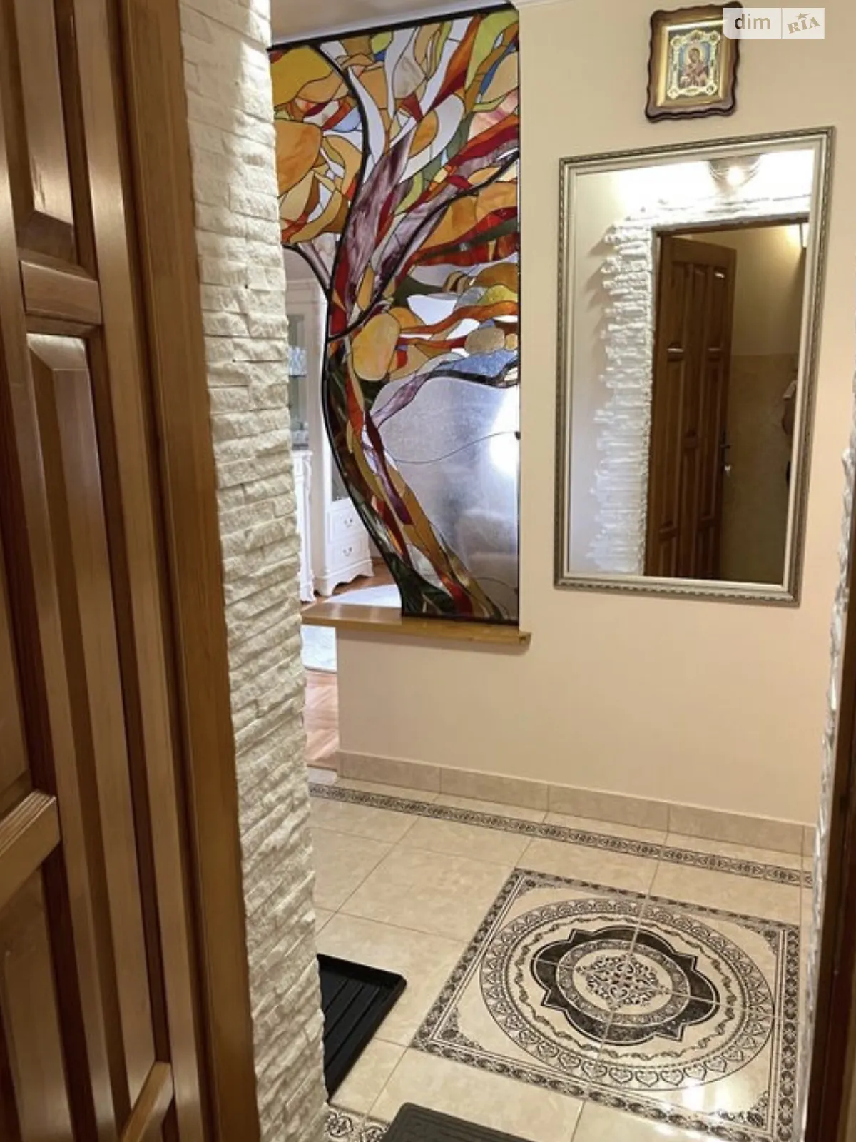 Продается 3-комнатная квартира 70 кв. м в Ужгороде, ул. Владимирская, 65 - фото 1