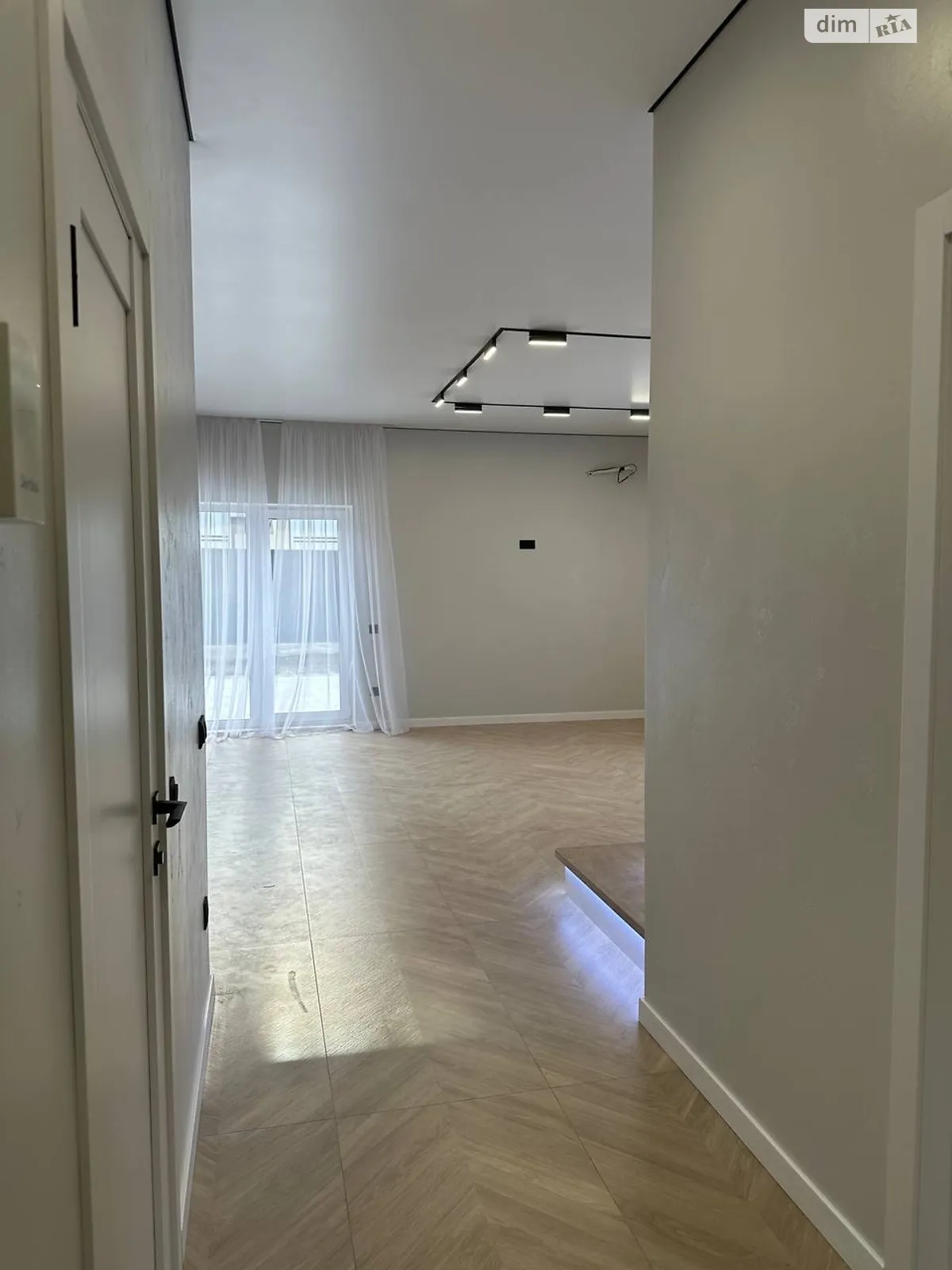 Продается дом на 2 этажа 125 кв. м с подвалом, цена: 170000 $ - фото 1