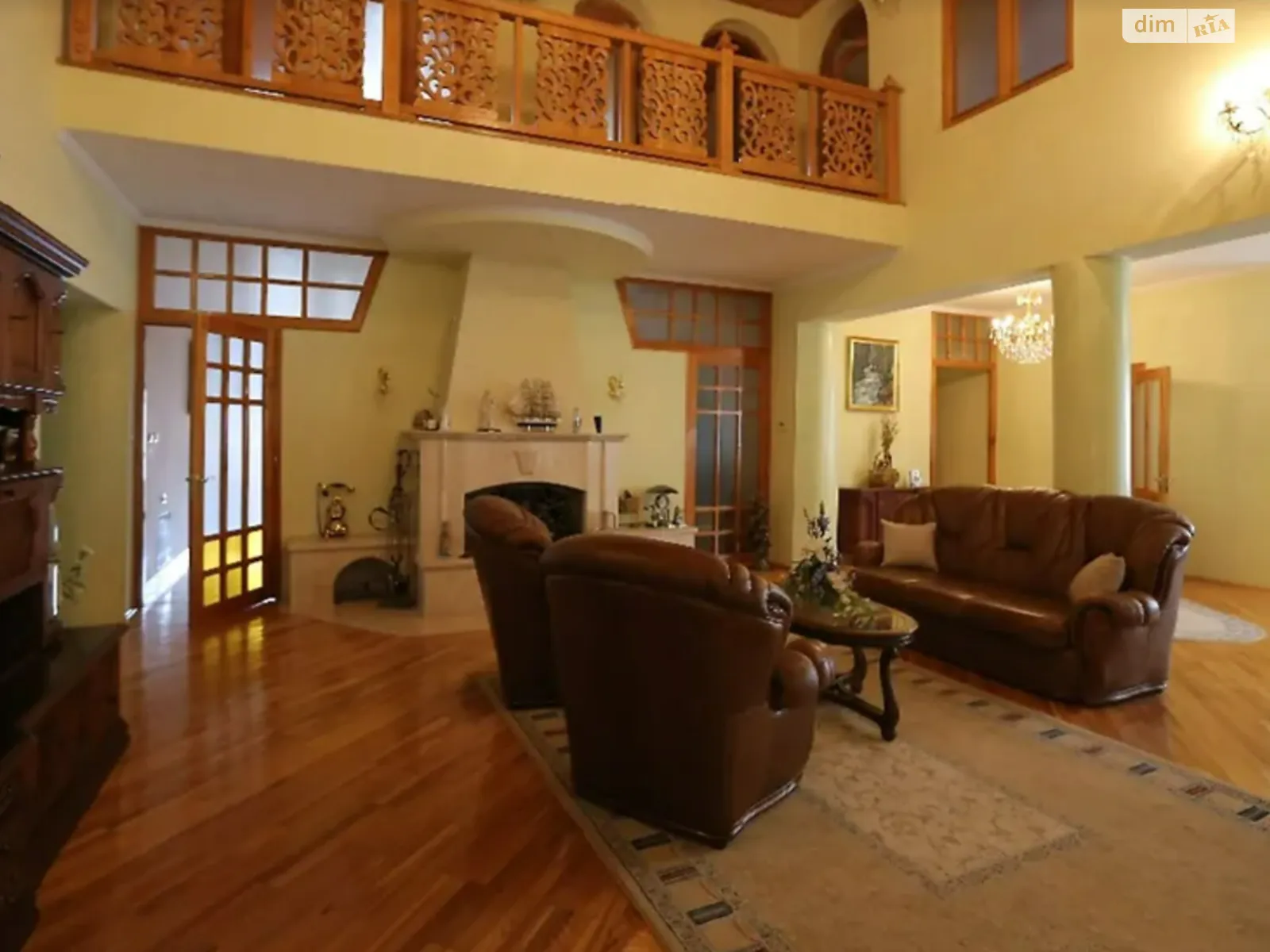 Продается дом на 3 этажа 680 кв. м с гаражом, цена: 390000 $ - фото 1