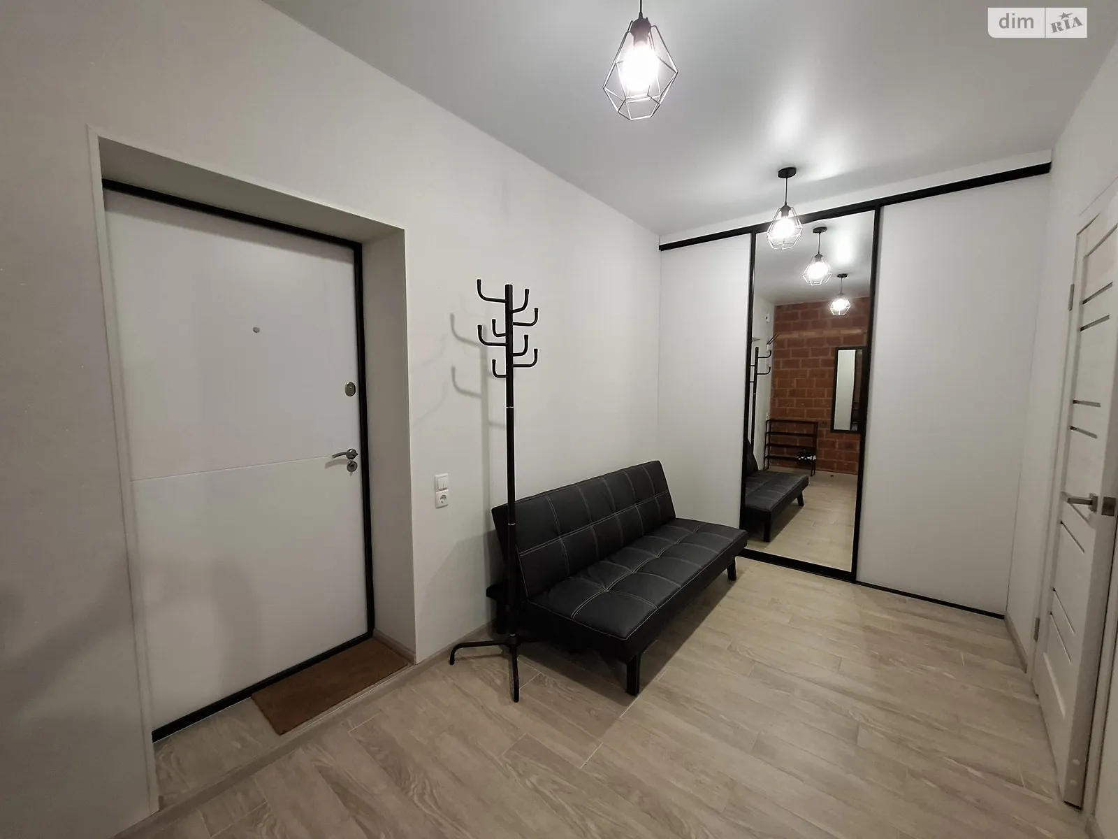Продается 1-комнатная квартира 43 кв. м в Киеве, вул. Метрологическая, 21А - фото 1