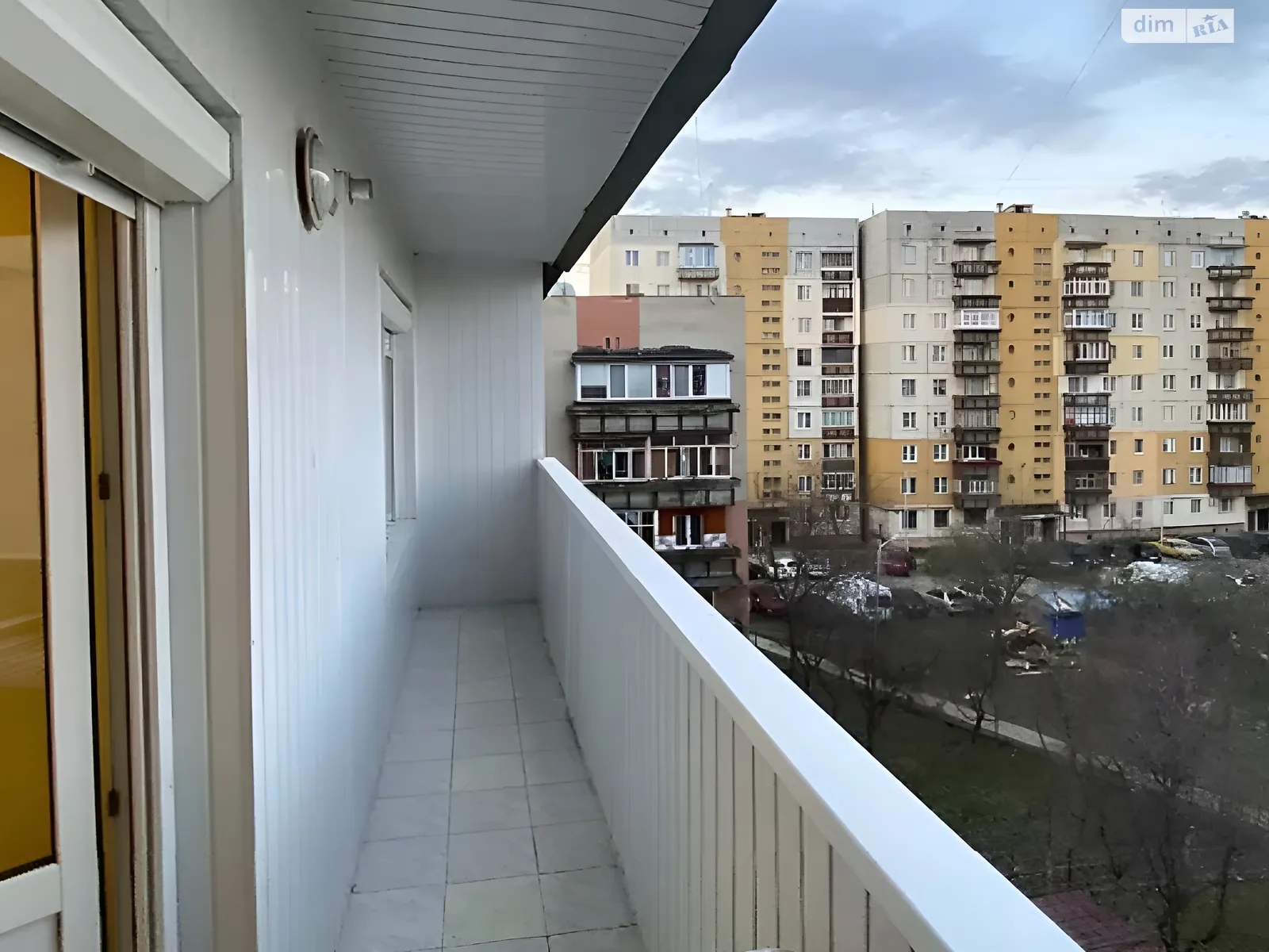 Продается 2-комнатная квартира 58 кв. м в Ужгороде, ул. Легоцкого, 8 - фото 1
