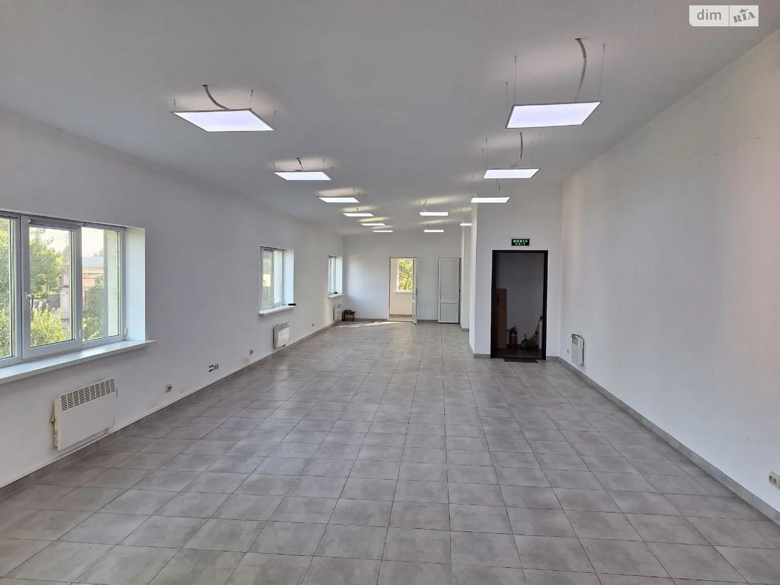 Сдается в аренду офис 130 кв. м в бизнес-центре, цена: 18200 грн - фото 1