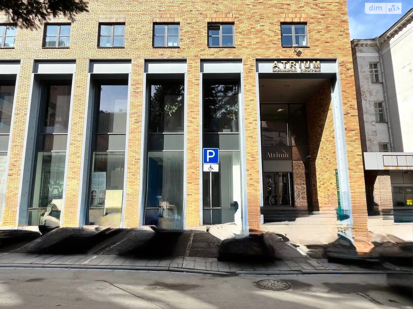 Здається в оренду офіс 54.5 кв. м в бізнес-центрі, цена: 654 $ - фото 1