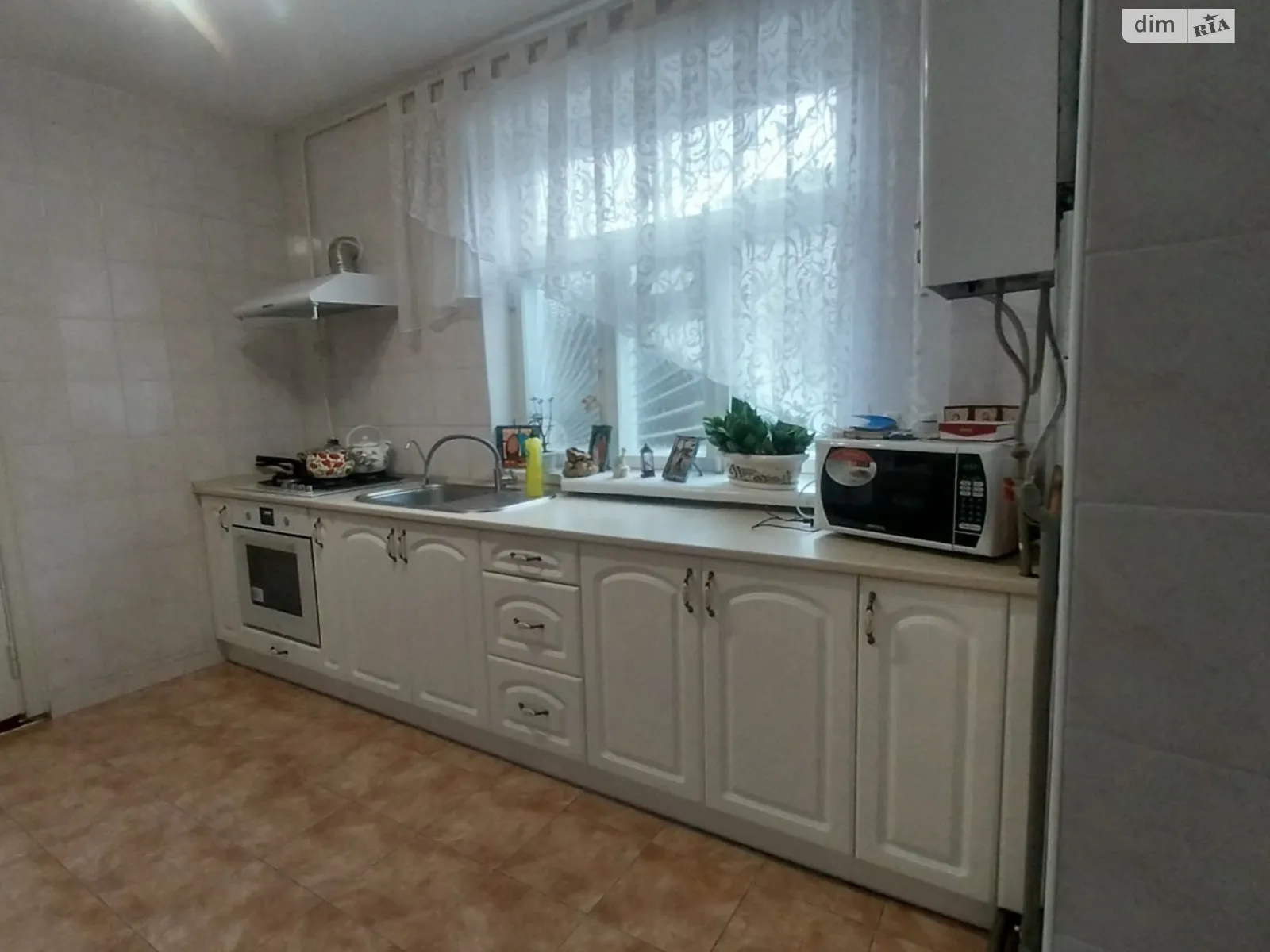 Продается одноэтажный дом 140 кв. м с гаражом, цена: 115000 $ - фото 1