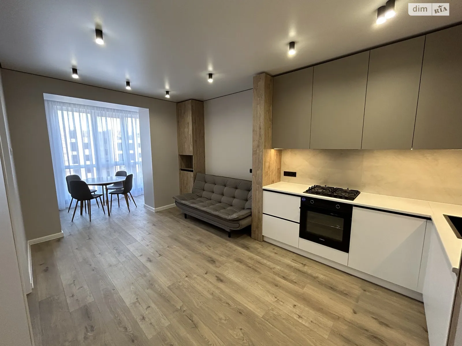Продается 1-комнатная квартира 45.7 кв. м в Ровно, ул. Студенческая, 30 - фото 1