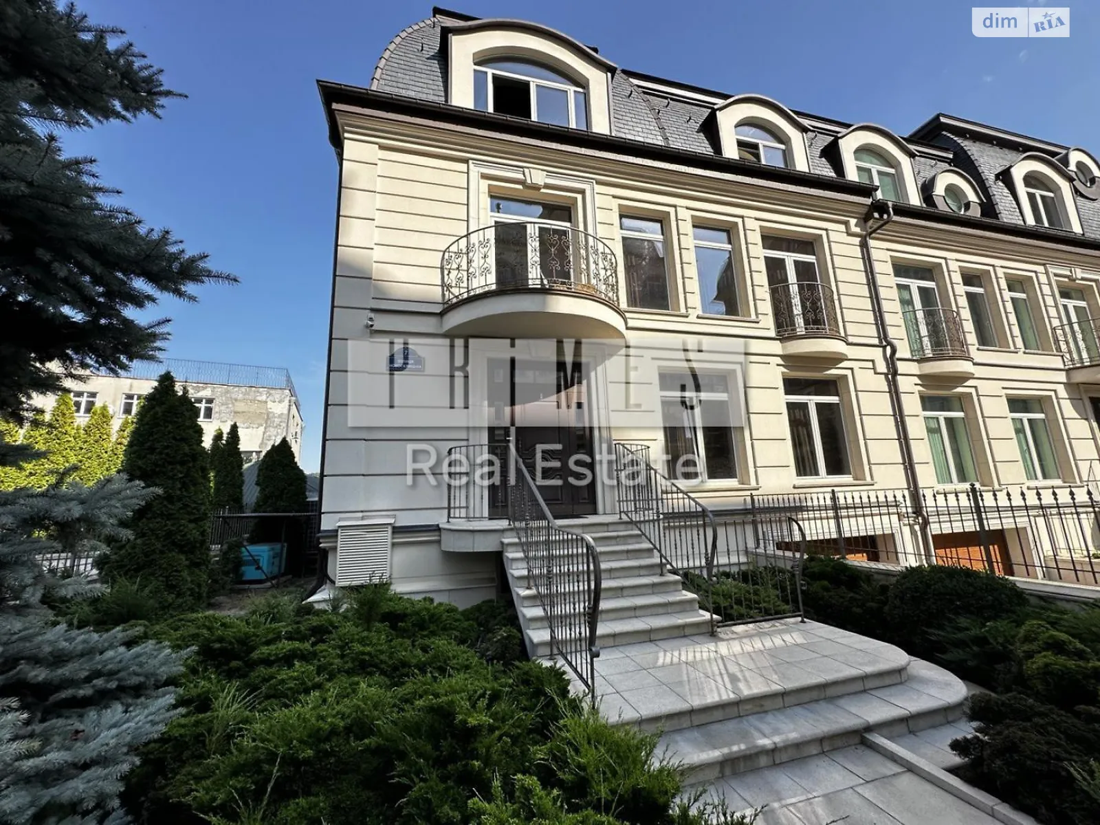 Сдается в аренду офис 722.6 кв. м в бизнес-центре, цена: 23990 $ - фото 1