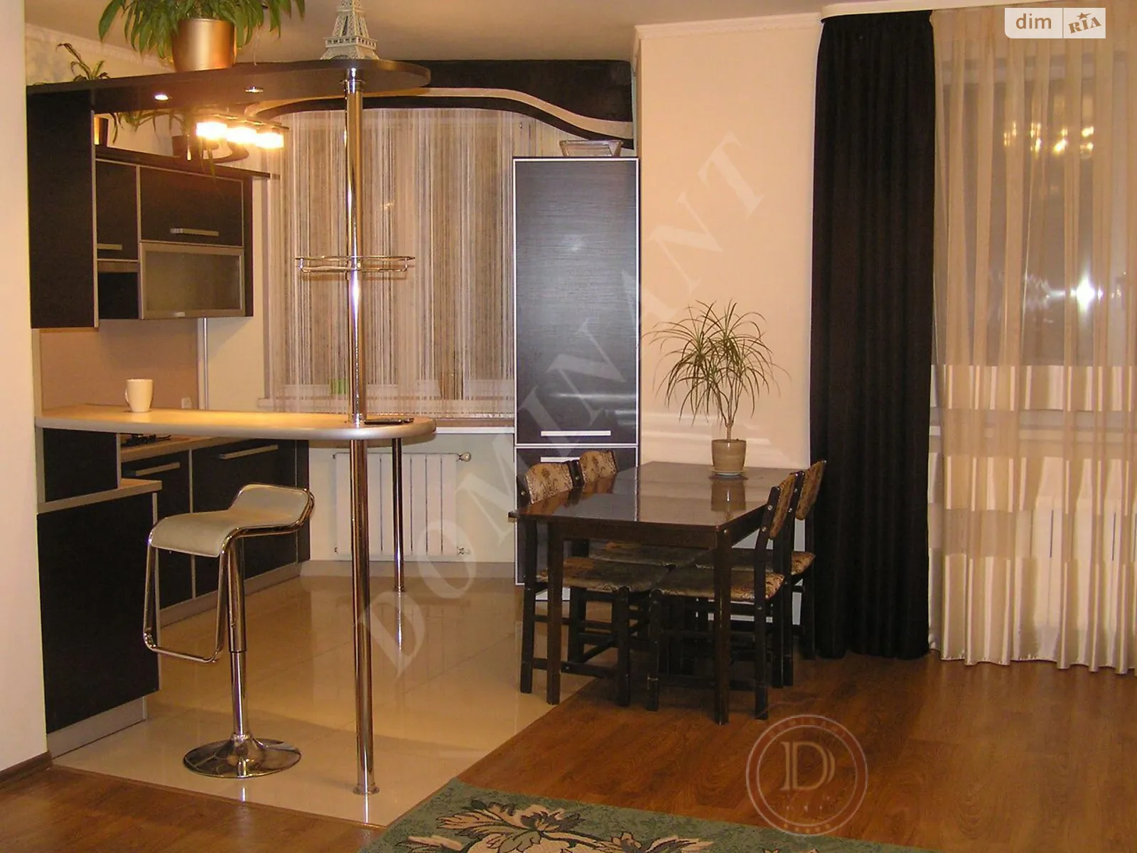3-комнатная квартира 90 кв. м в Запорожье, ул. Рельефная - фото 1