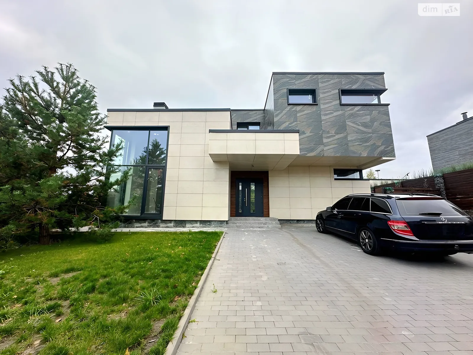 Продается дом на 2 этажа 246.7 кв. м с садом, цена: 375000 $ - фото 1