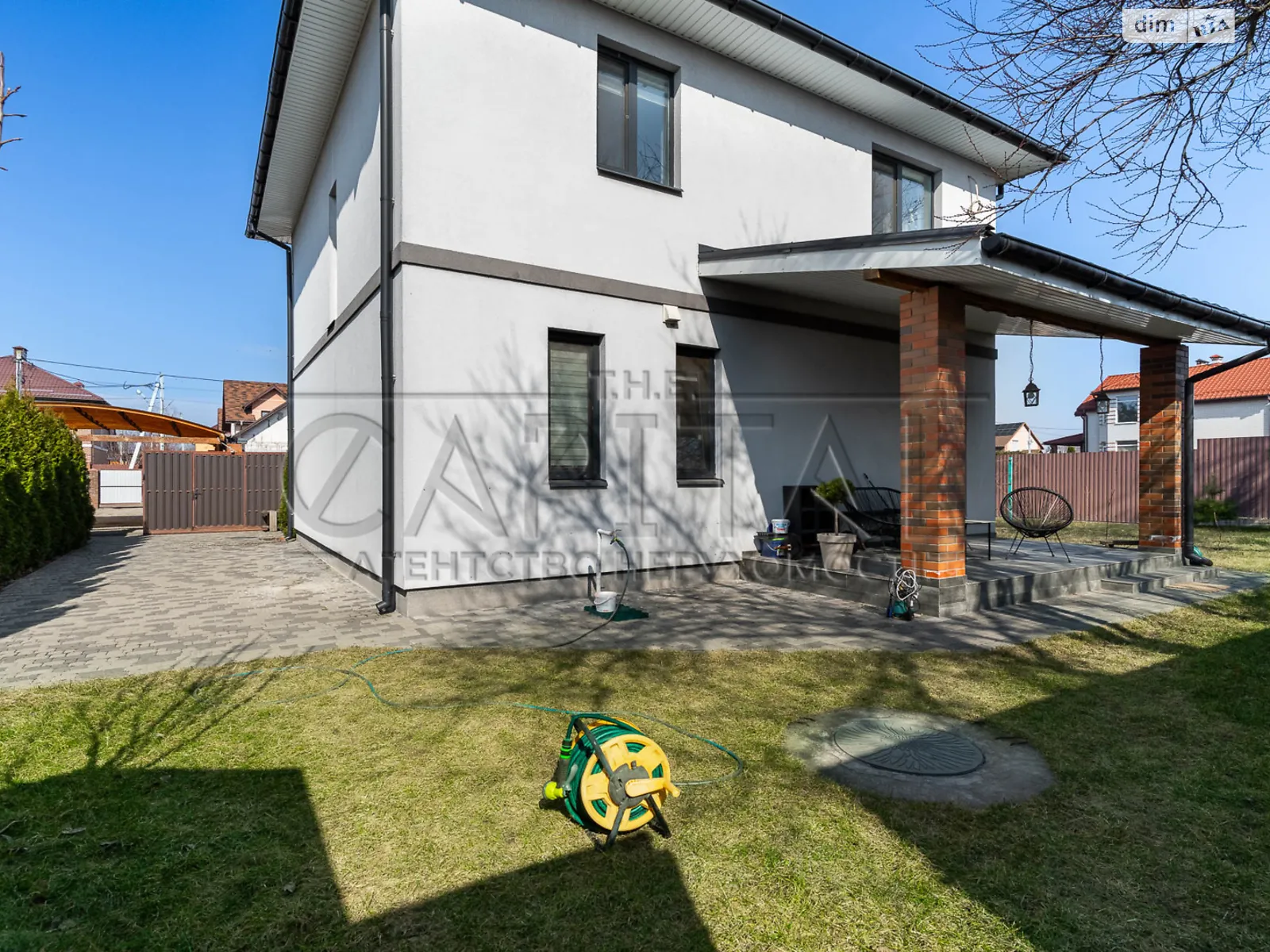 Продается дом на 2 этажа 124 кв. м с камином, цена: 200000 $ - фото 1