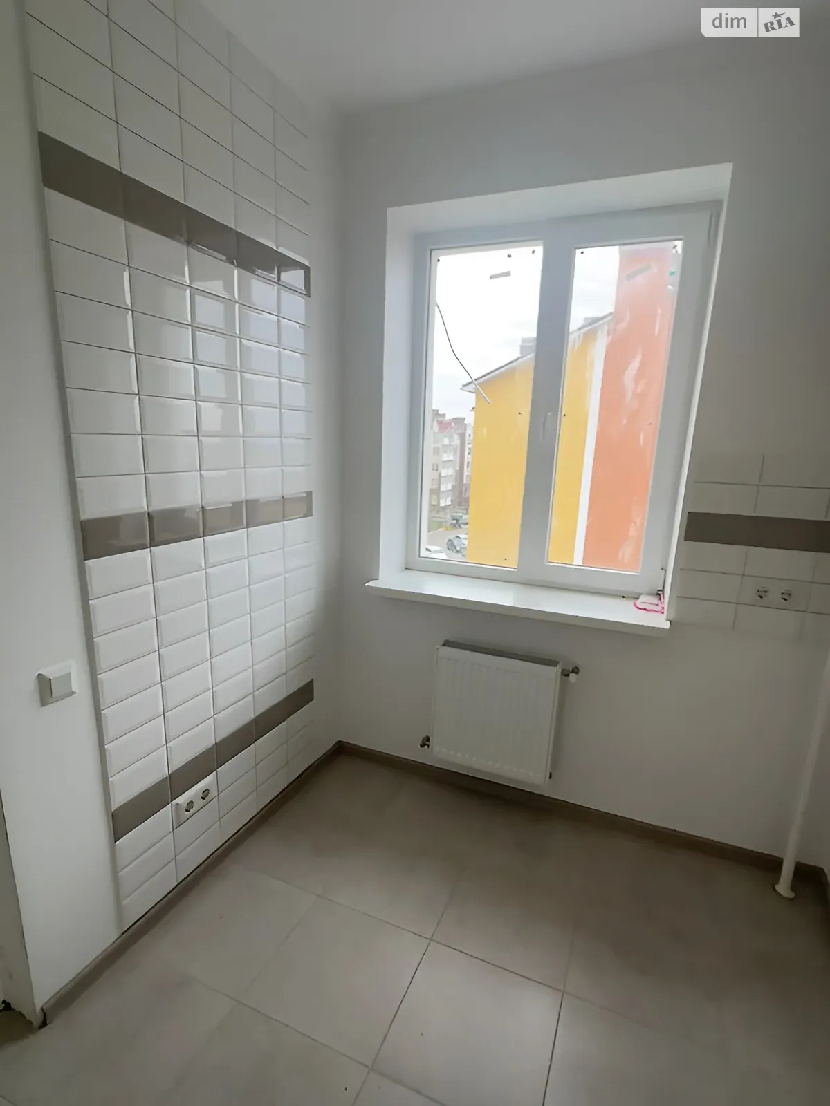 Продається 1-кімнатна квартира 28 кв. м у Ворзелі, вул. Павла Чубинського, 14 - фото 1