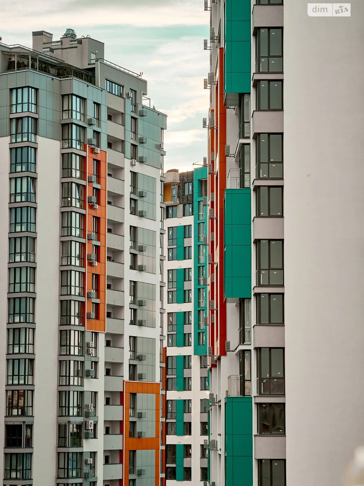 Продается офис 122.96 кв. м в бизнес-центре, цена: 184440 $ - фото 1