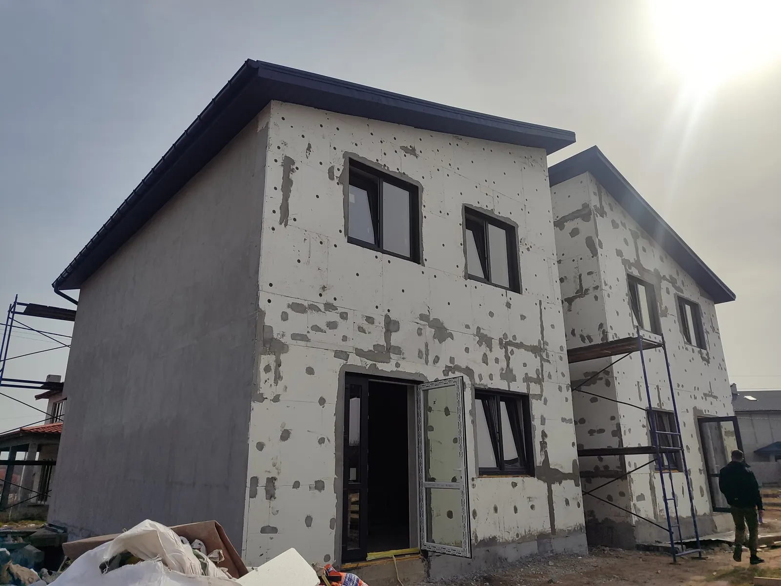 Продается дом на 2 этажа 136 кв. м с садом, цена: 136000 $ - фото 1