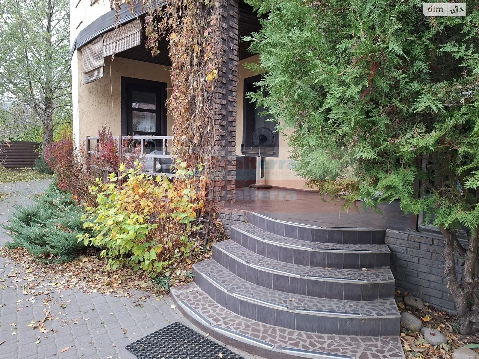 Продается дом на 2 этажа 271.9 кв. м с садом, цена: 470000 $ - фото 1