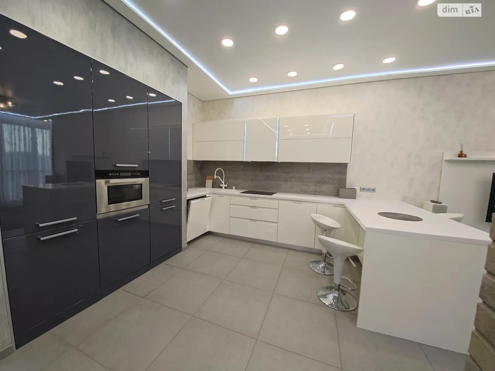 Сдается в аренду 3-комнатная квартира 95 кв. м в Днепре - фото 1