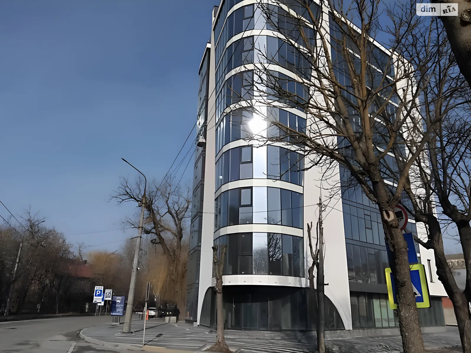 Сдается в аренду офис 525 кв. м в бизнес-центре, цена: 341250 грн - фото 1