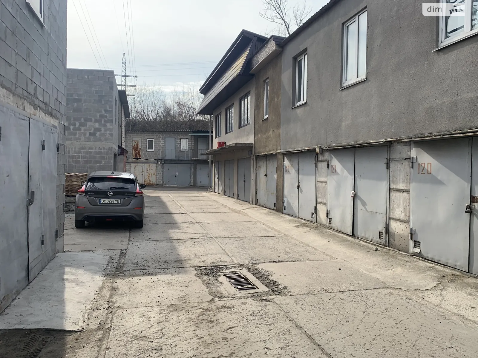 Продается отдельно стоящий гараж под легковое авто на 33.1 кв. м, цена: 10000 $ - фото 1