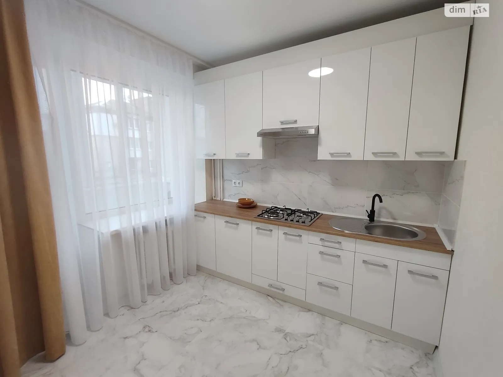 Продається 1-кімнатна квартира 42 кв. м у Вінниці, вул. Степана Бандери(Льва Толстого) - фото 1