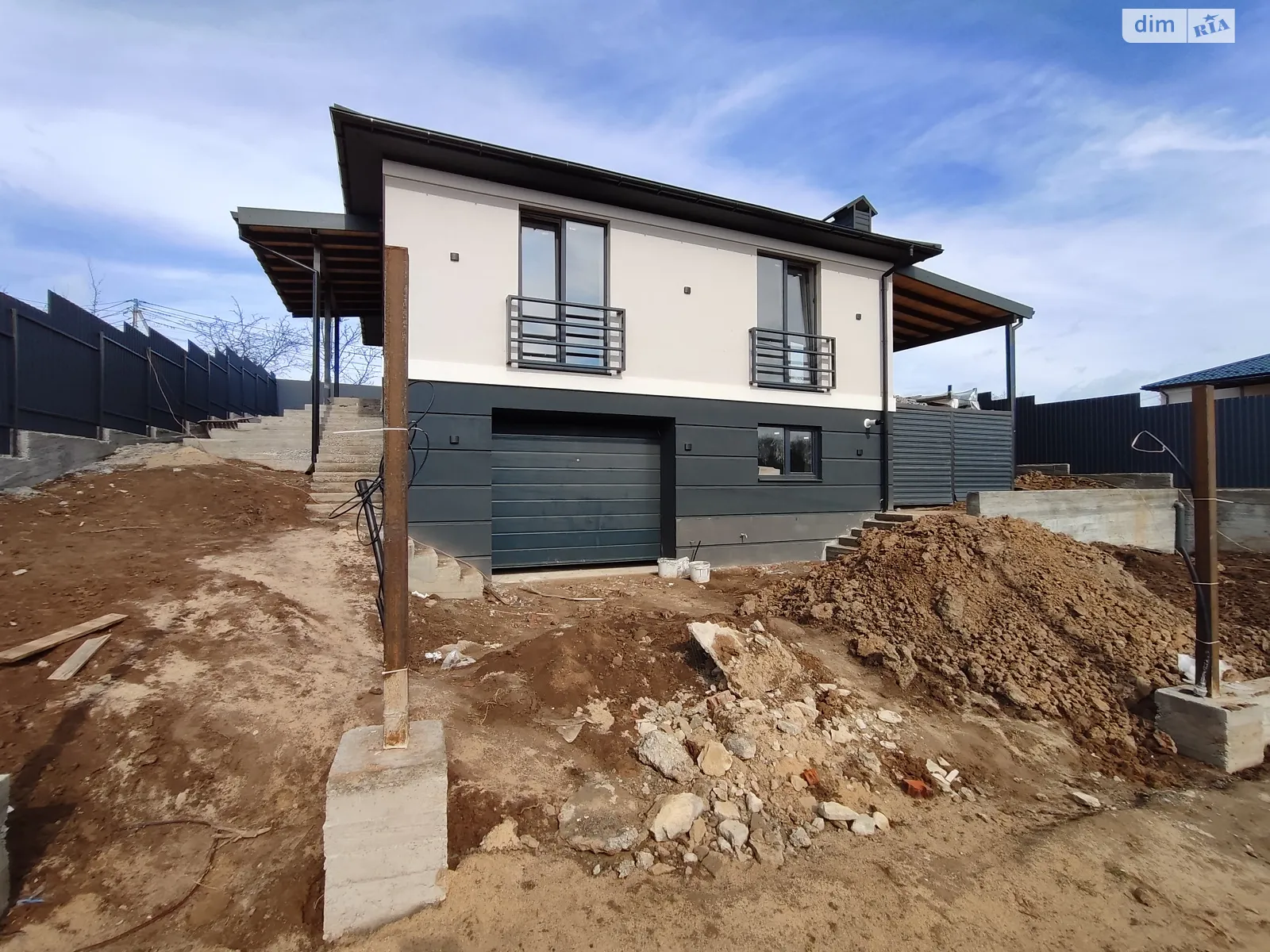 Продается дом на 2 этажа 137 кв. м с беседкой, цена: 95000 $ - фото 1