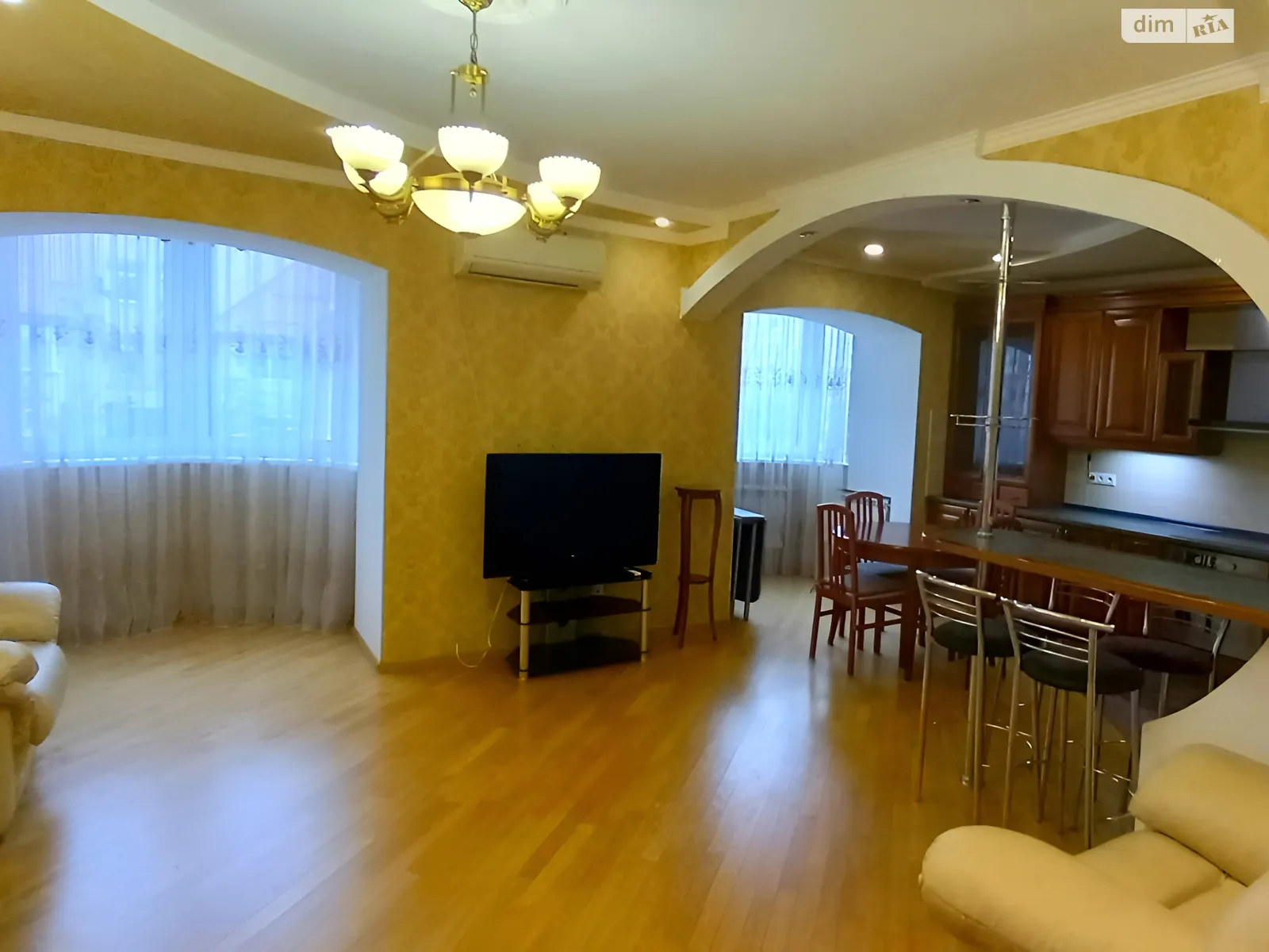 Продается 3-комнатная квартира 94.9 кв. м в Киеве, просп. Владимира Ивасюка, 20Б - фото 1