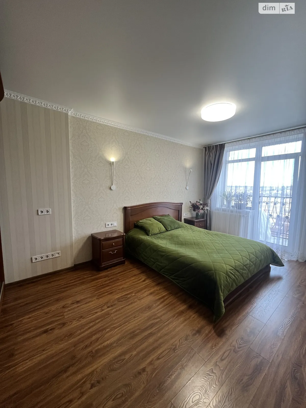 Продається 2-кімнатна квартира 62 кв. м у Ірпені, вул. Західна, 2 - фото 1