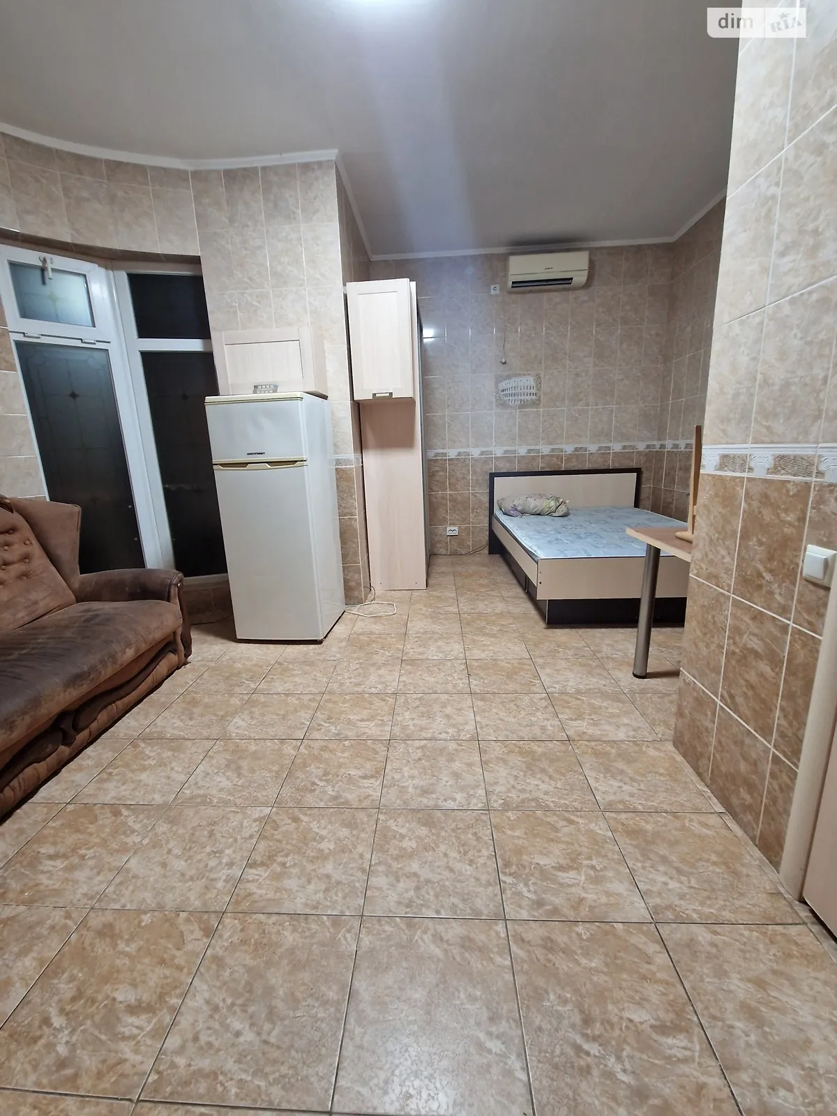 Здається в оренду 1-кімнатна квартира 25 кв. м у Одесі, вул. Художника Федорова - фото 1