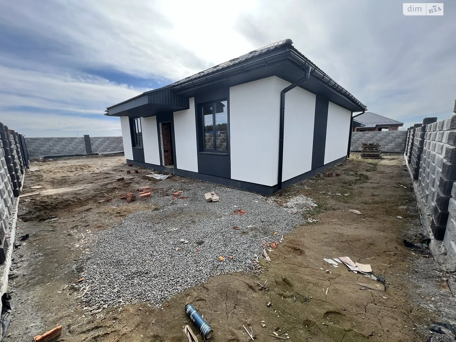 Продается одноэтажный дом 89 кв. м с верандой, цена: 72000 $ - фото 1