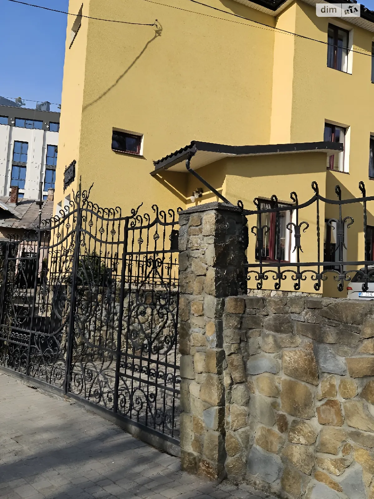 Продается помещения свободного назначения 600 кв. м в 3-этажном здании, цена: 1300000 $ - фото 1
