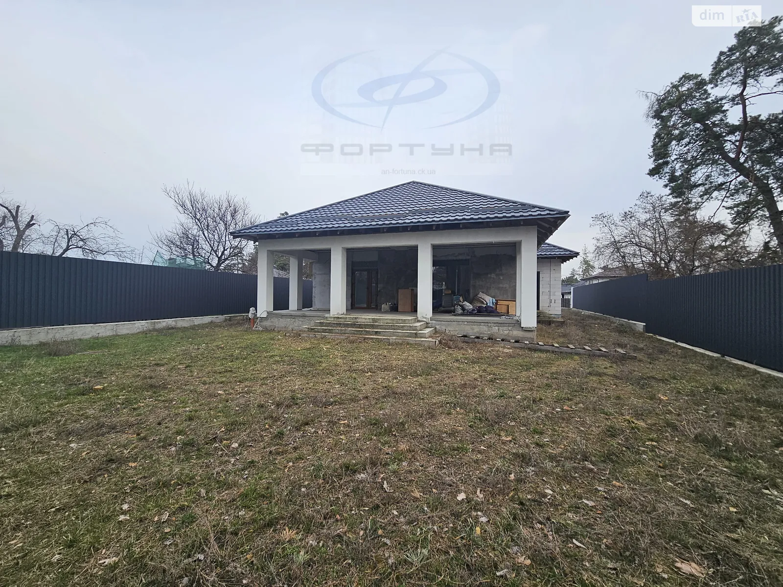 Продається одноповерховий будинок 116 кв. м з гаражем, цена: 180000 $ - фото 1