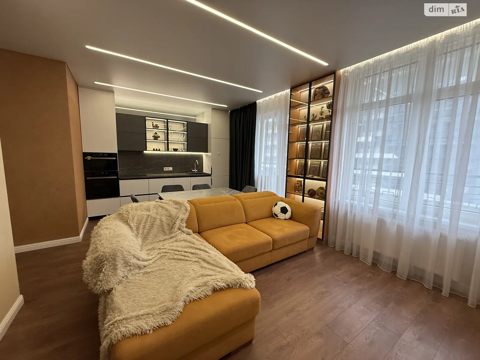Продается 1-комнатная квартира 50 кв. м в Одессе, ул. Генуэзская, 1 корпус 3 - фото 1