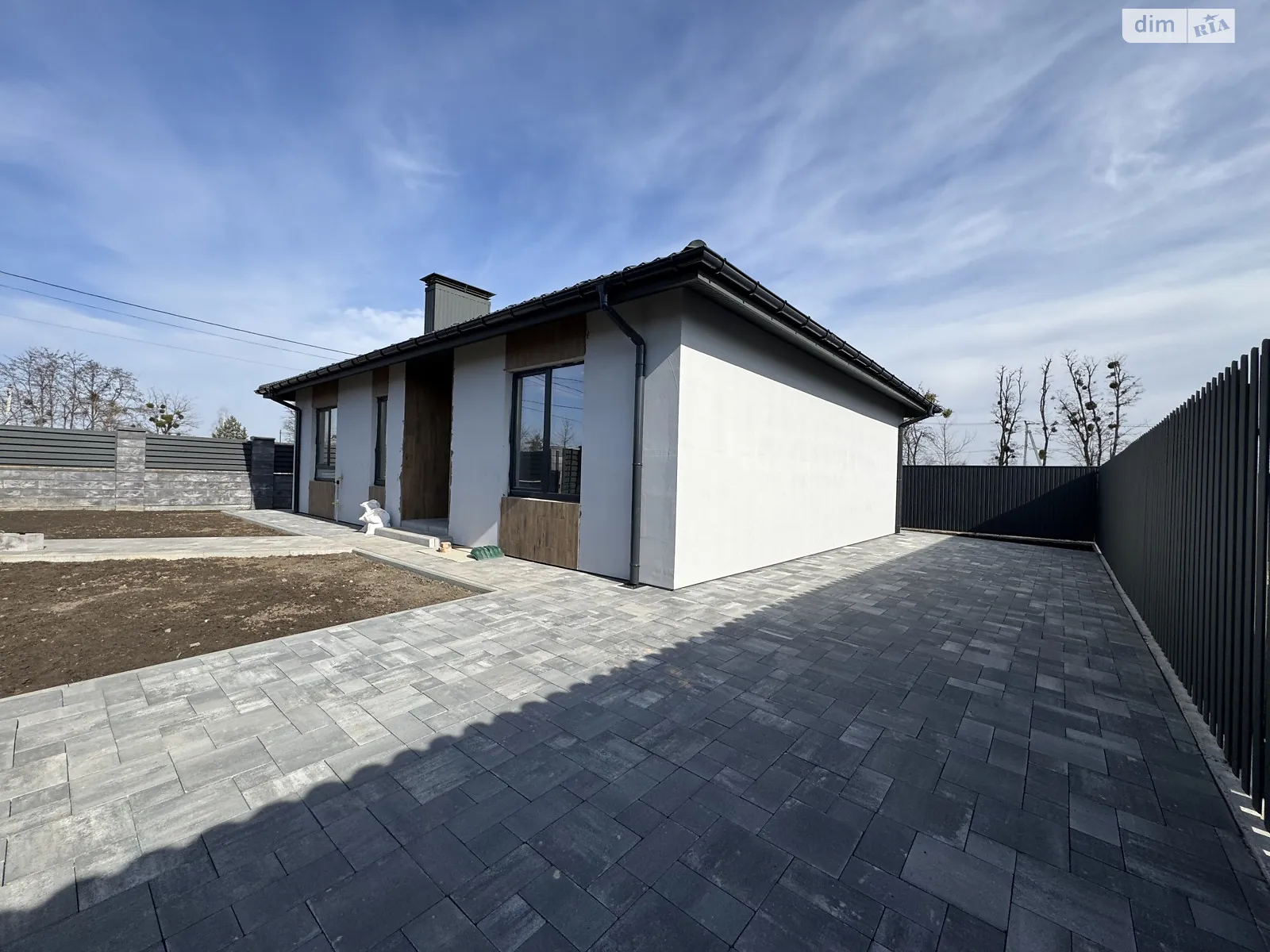 Продается одноэтажный дом 94.2 кв. м с гаражом, цена: 800 $ - фото 1
