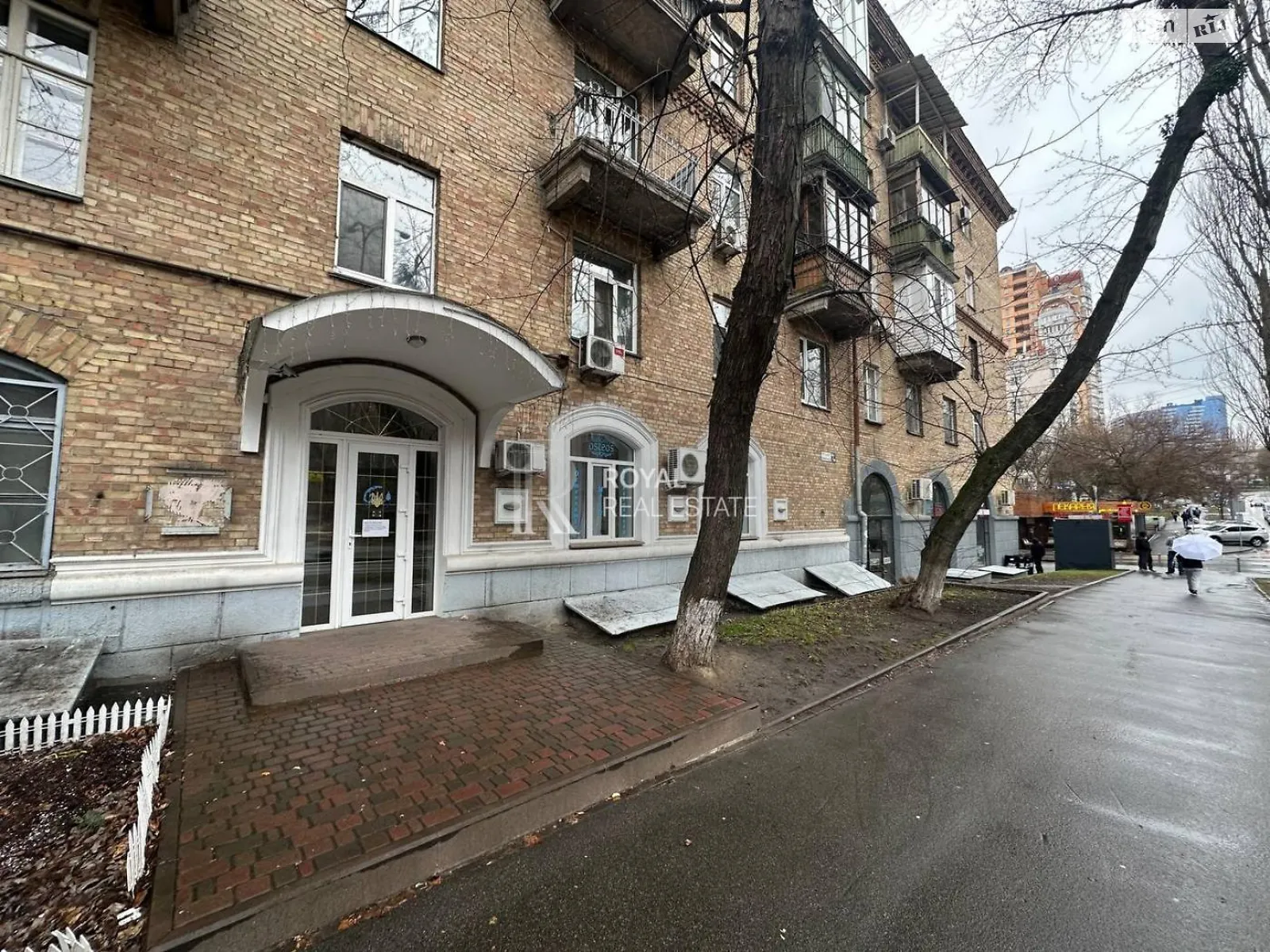 Сдается в аренду офис 55 кв. м в бизнес-центре, цена: 1200 $ - фото 1