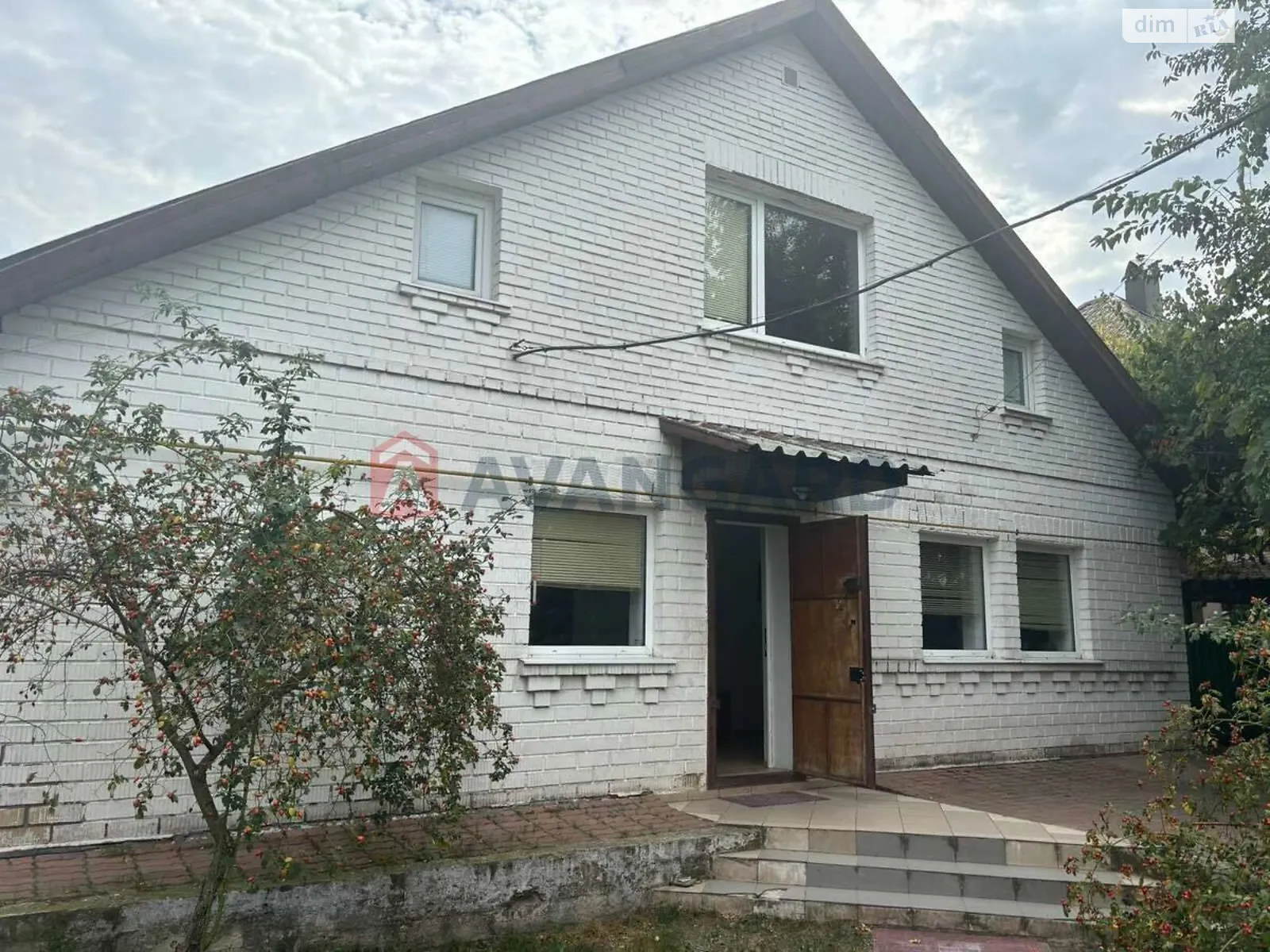 Продается дом на 2 этажа 187.2 кв. м с баней/сауной, цена: 107998 $ - фото 1
